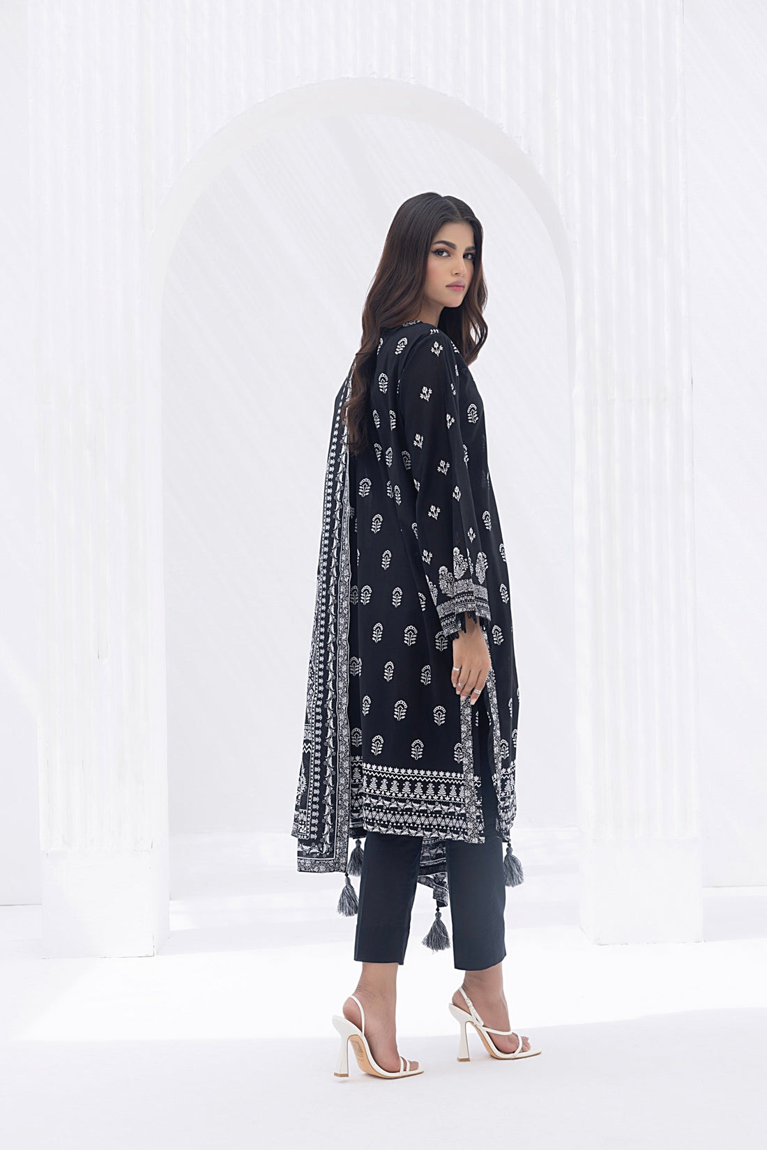 LSM | Winter Marina 24 | 0010 - Official LSM stockist in UK - Sakeena London