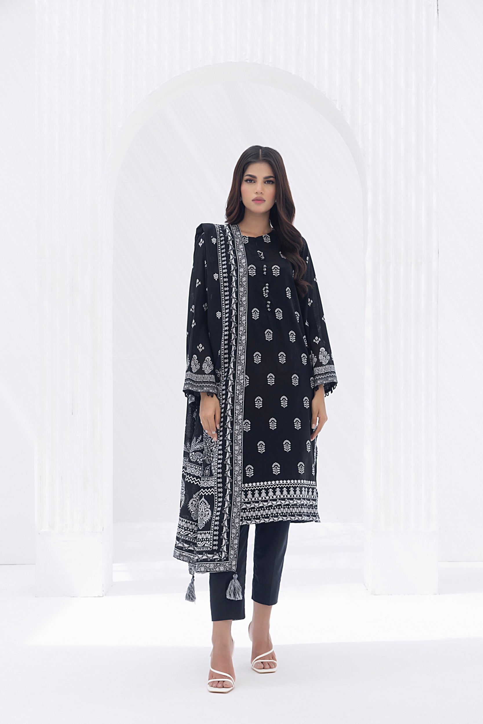 LSM | Winter Marina 24 | 0010 - Official LSM stockist in UK - Sakeena London