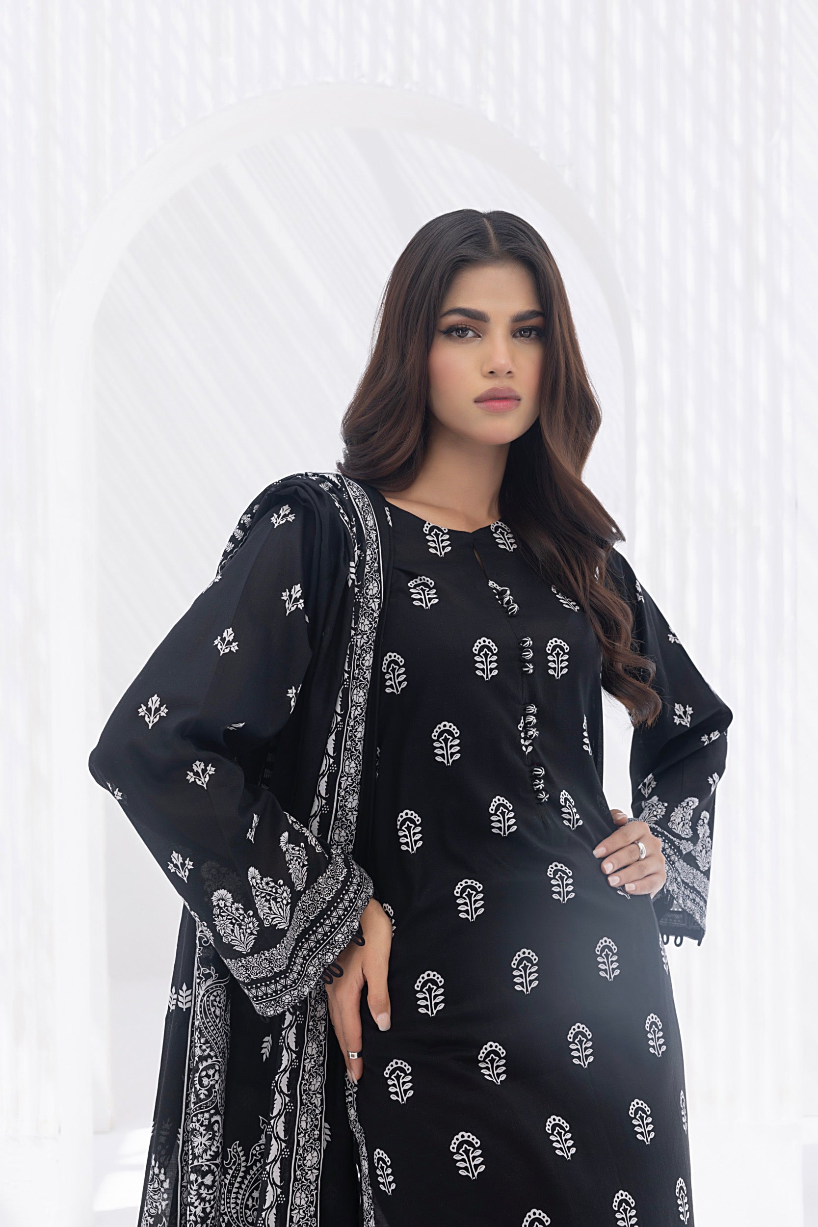 LSM | Winter Marina 24 | 0010 - Official LSM stockist in UK - Sakeena London