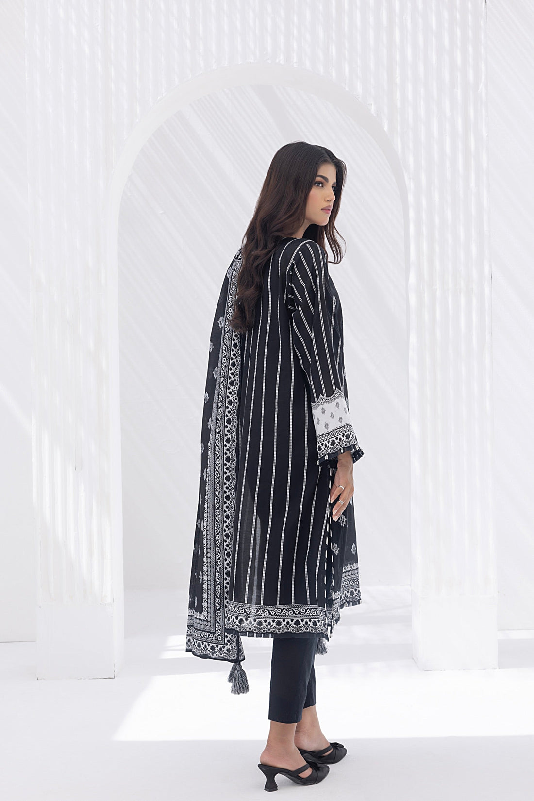 LSM | Winter Marina 24 | 0233 - Official LSM stockist in UK - Sakeena London