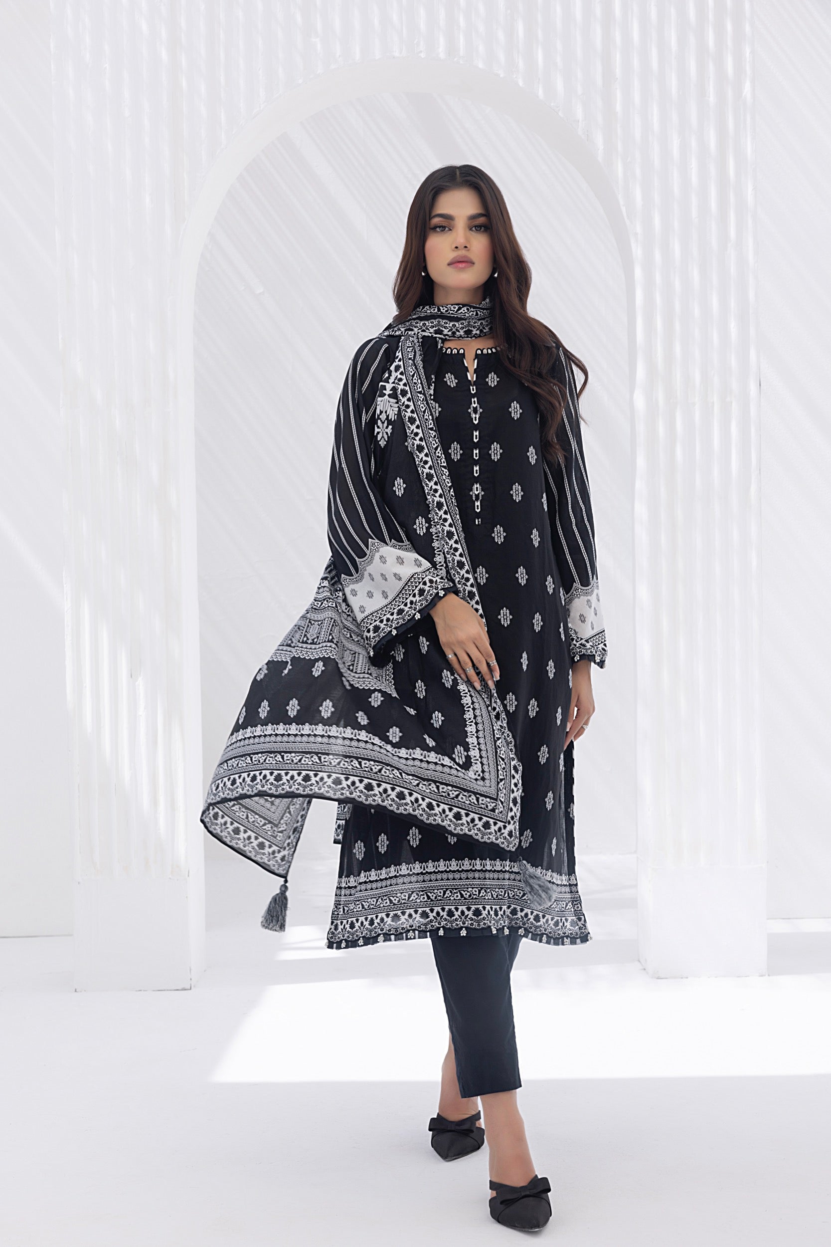 LSM | Winter Marina 24 | 0233 - Official LSM stockist in UK - Sakeena London