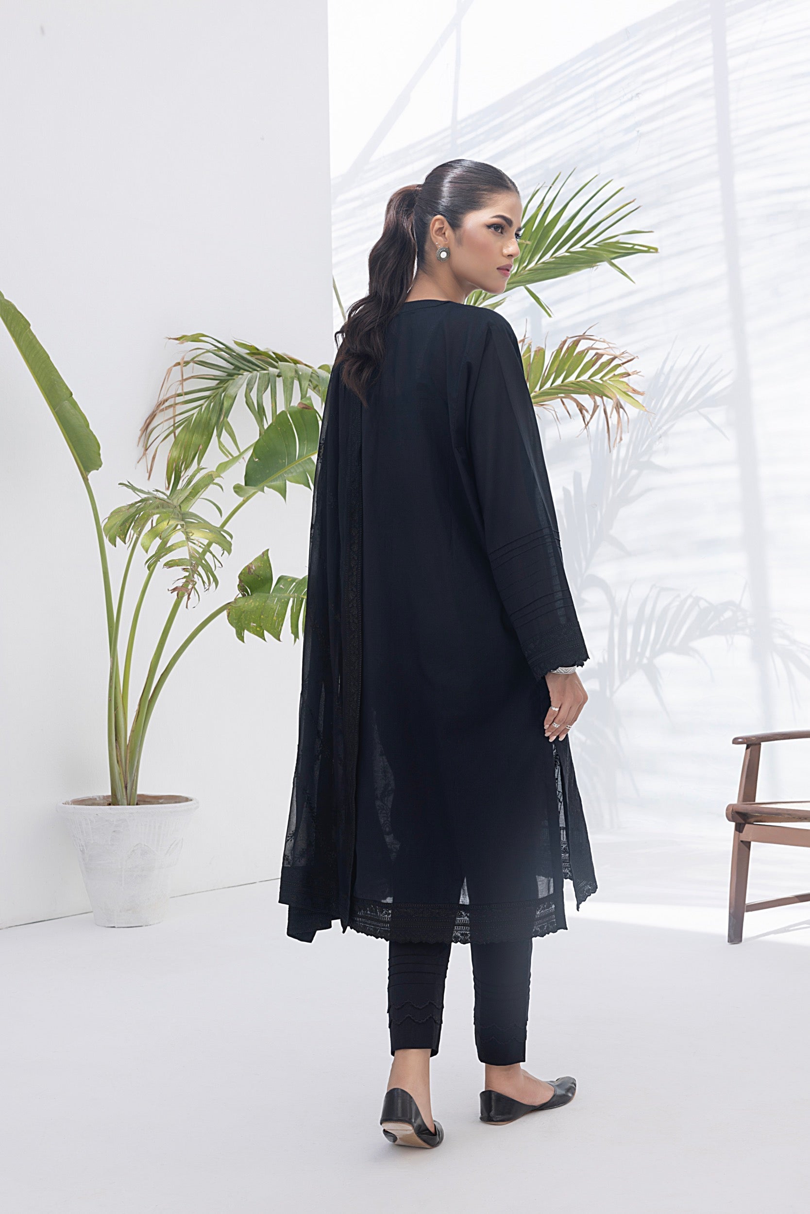 LSM | Winter Marina 24 | 0203 - Official LSM stockist in UK - Sakeena London