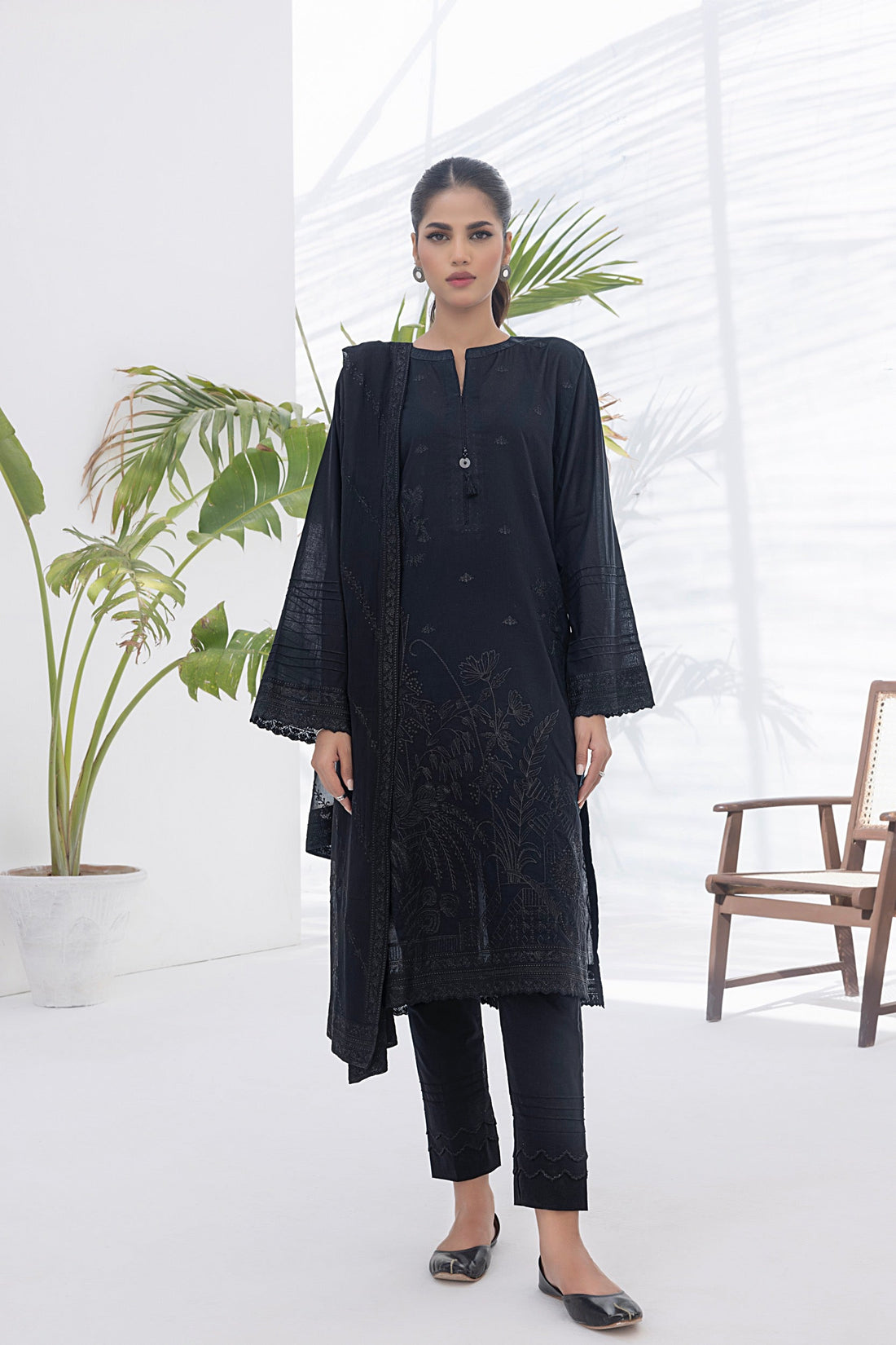 LSM | Winter Marina 24 | 0203 - Official LSM stockist in UK - Sakeena London