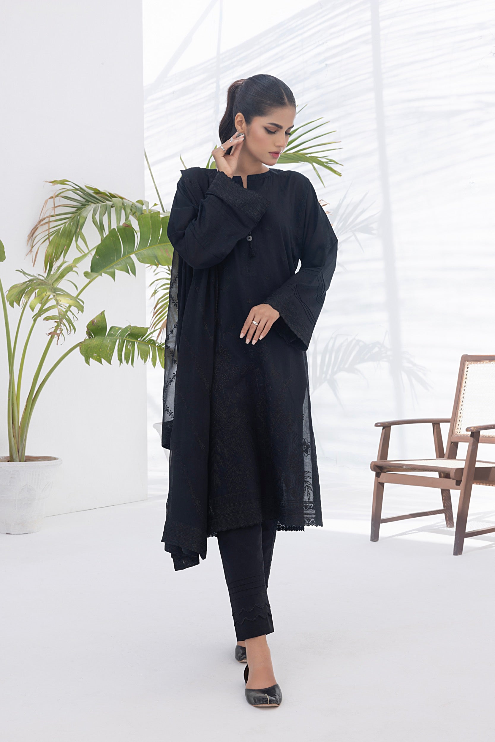 LSM | Winter Marina 24 | 0203 - Official LSM stockist in UK - Sakeena London