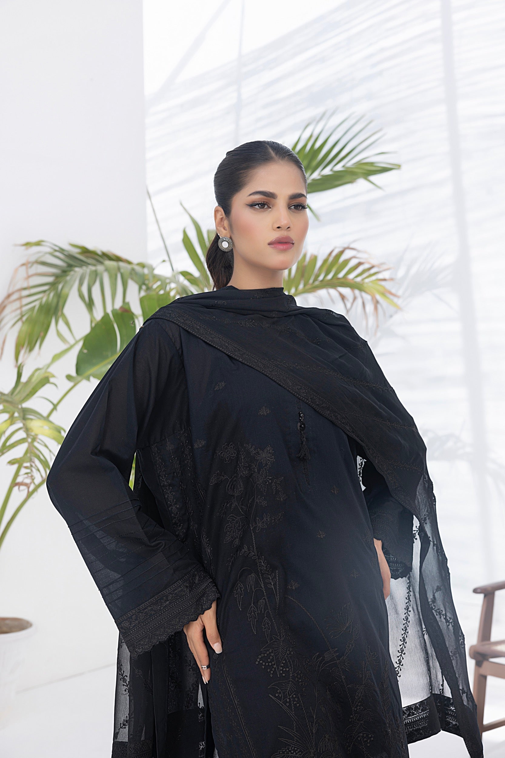 LSM | Winter Marina 24 | 0203 - Official LSM stockist in UK - Sakeena London
