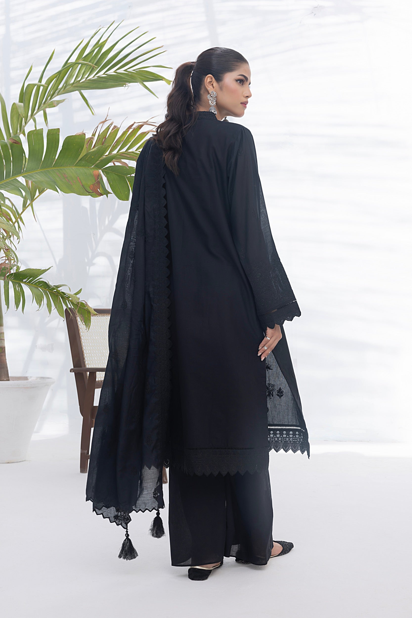LSM | Winter Marina 24 | 0183 - Official LSM stockist in UK - Sakeena London