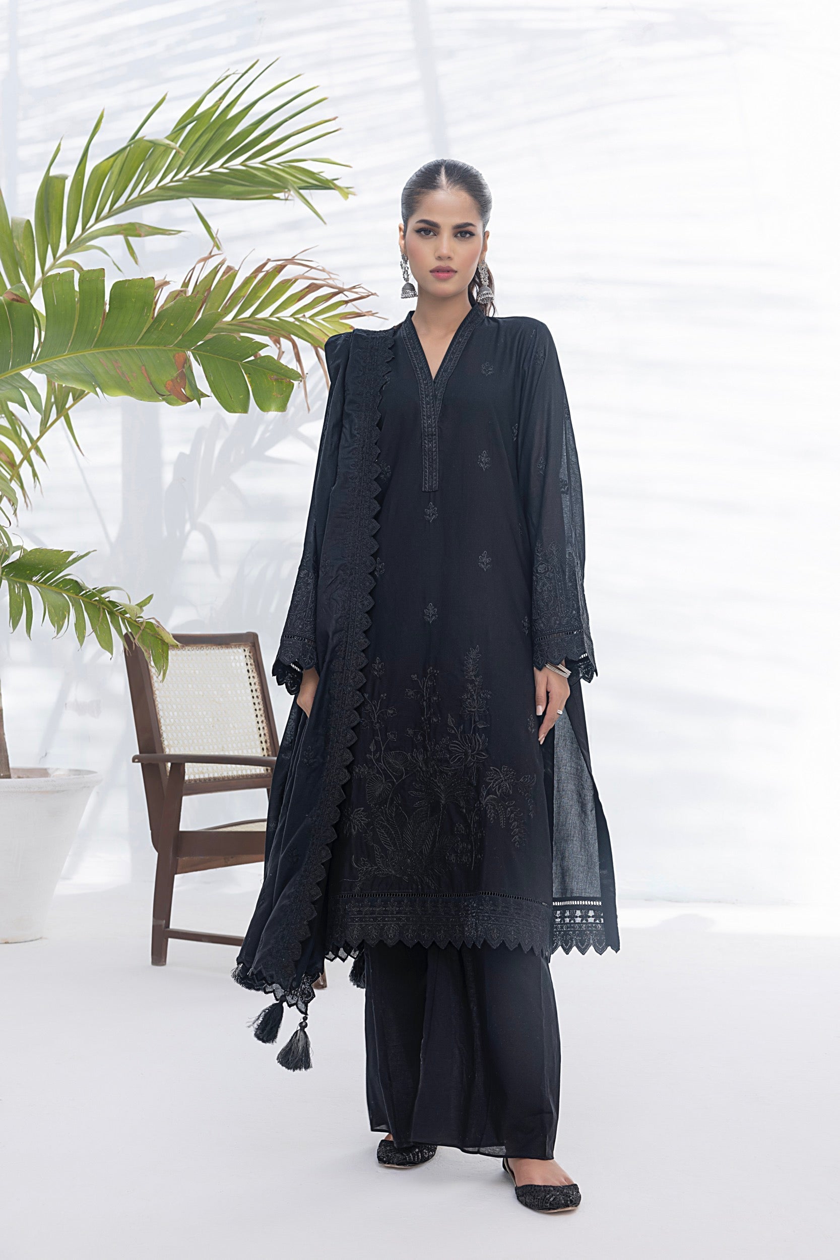 LSM | Winter Marina 24 | 0183 - Official LSM stockist in UK - Sakeena London