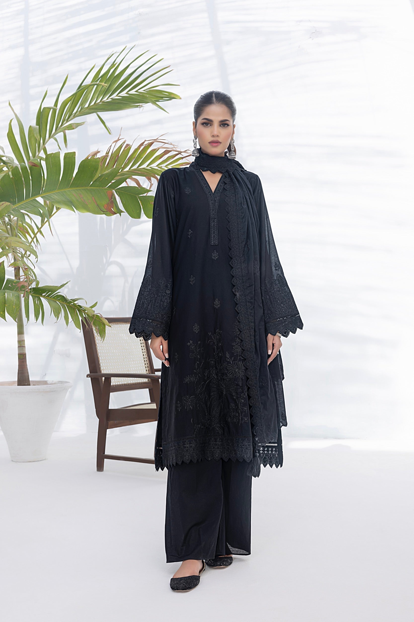 LSM | Winter Marina 24 | 0183 - Official LSM stockist in UK - Sakeena London