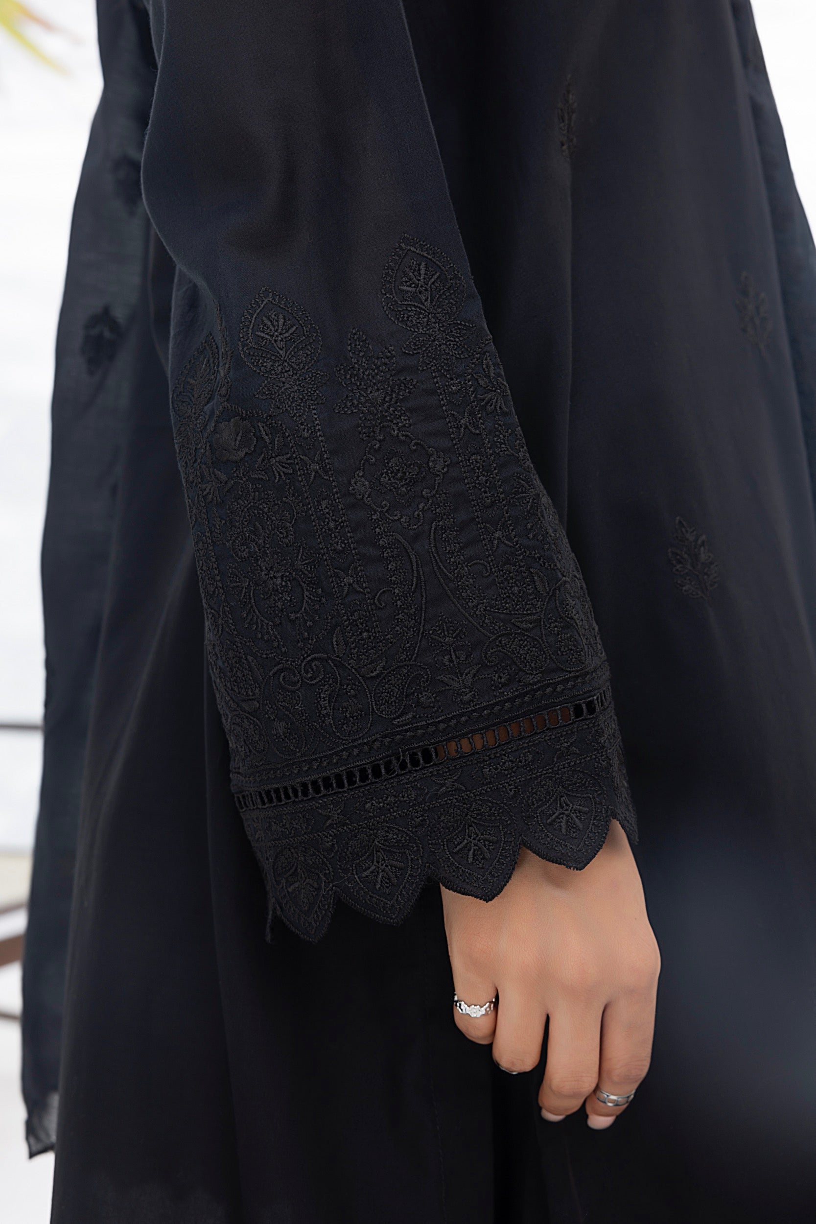 LSM | Winter Marina 24 | 0183 - Official LSM stockist in UK - Sakeena London