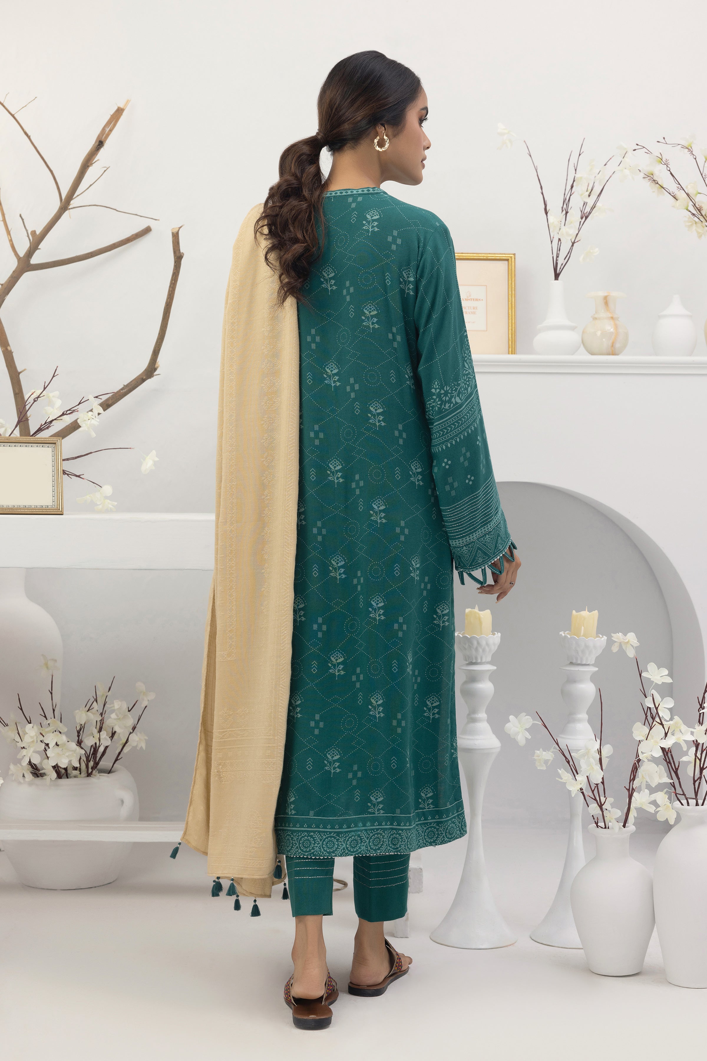 LSM | Winter Marina 24 | 0476 - Official LSM stockist in UK - Sakeena London