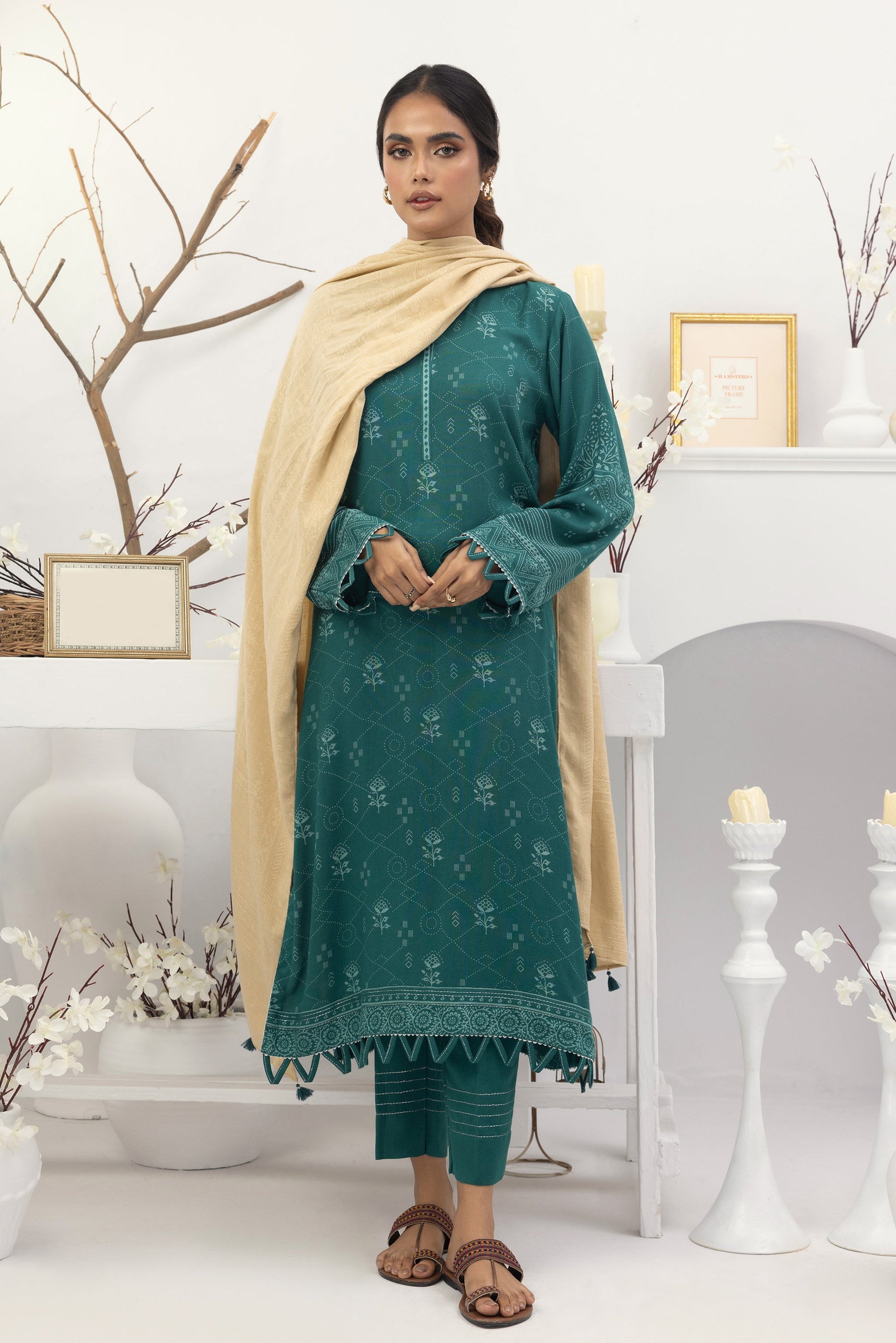 LSM | Winter Marina 24 | 0476 - Official LSM stockist in UK - Sakeena London