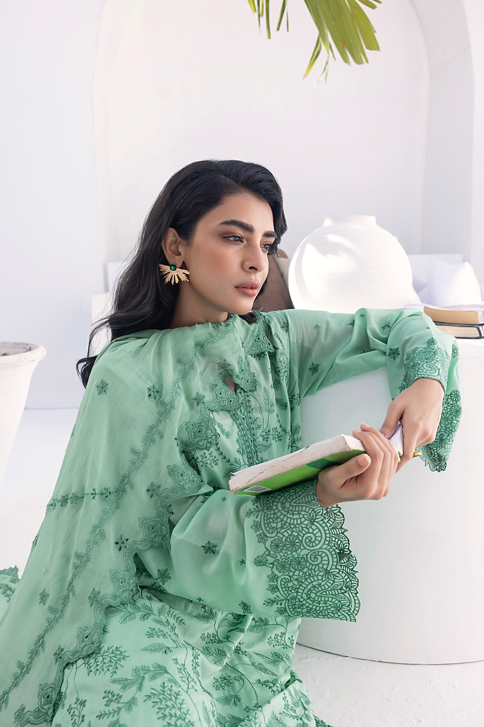 LSM | Winter Marina 24 | 0015 - Official LSM stockist in UK - Sakeena London