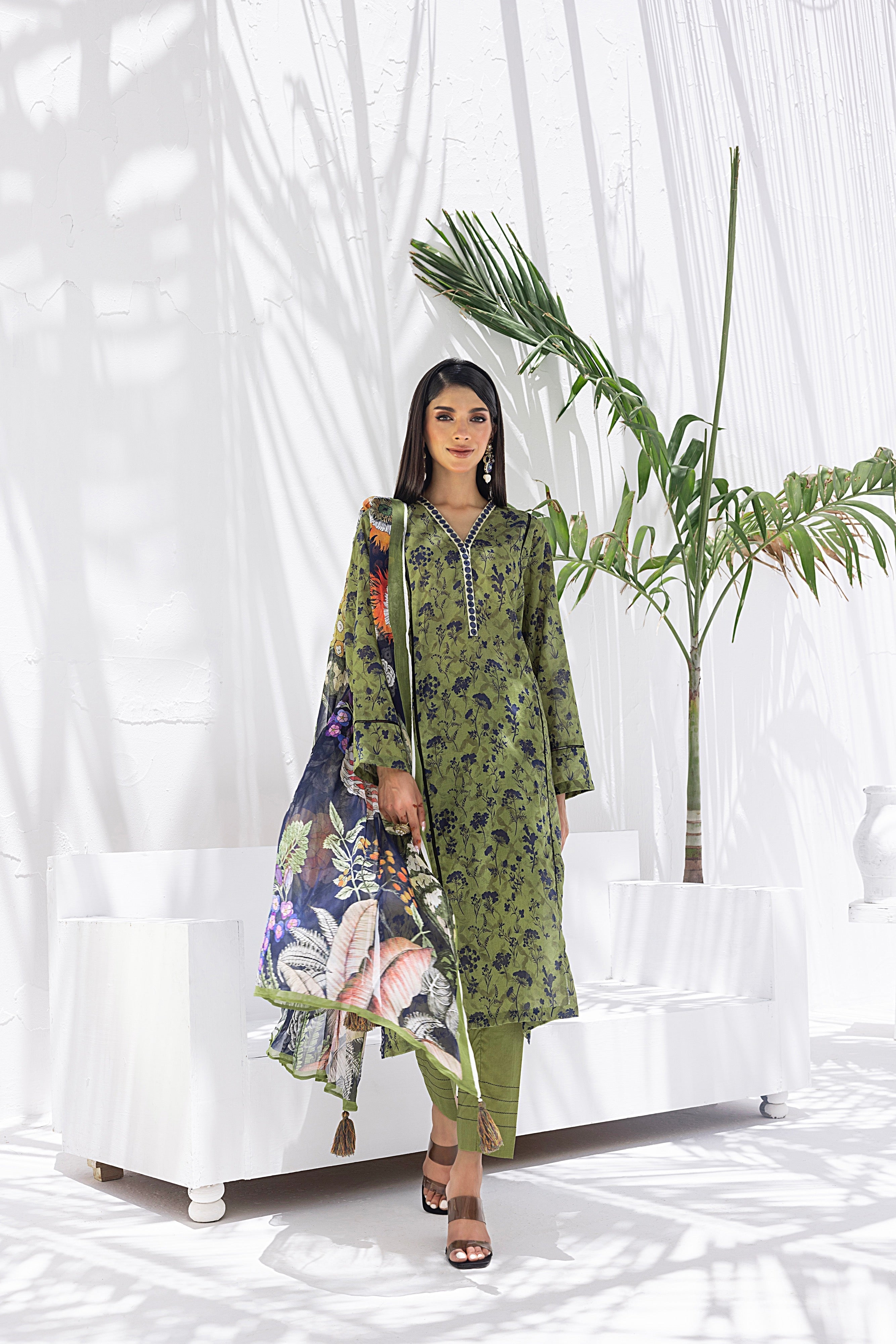 LSM | Winter Marina 24 | 0102 - Official LSM stockist in UK - Sakeena London