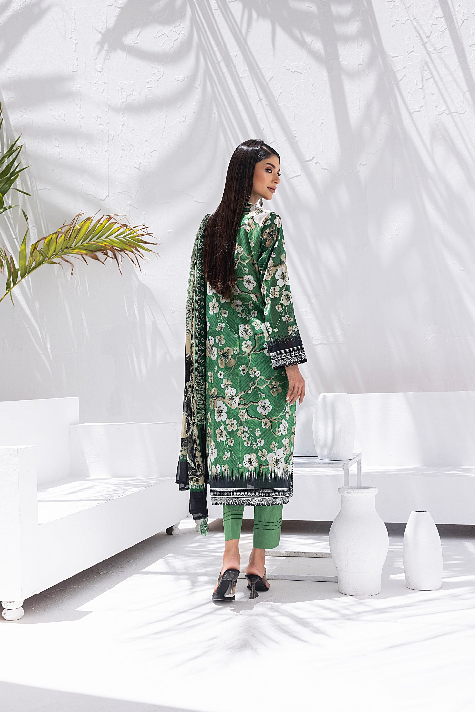 LSM | Winter Marina 24 | 0104 - Official LSM stockist in UK - Sakeena London