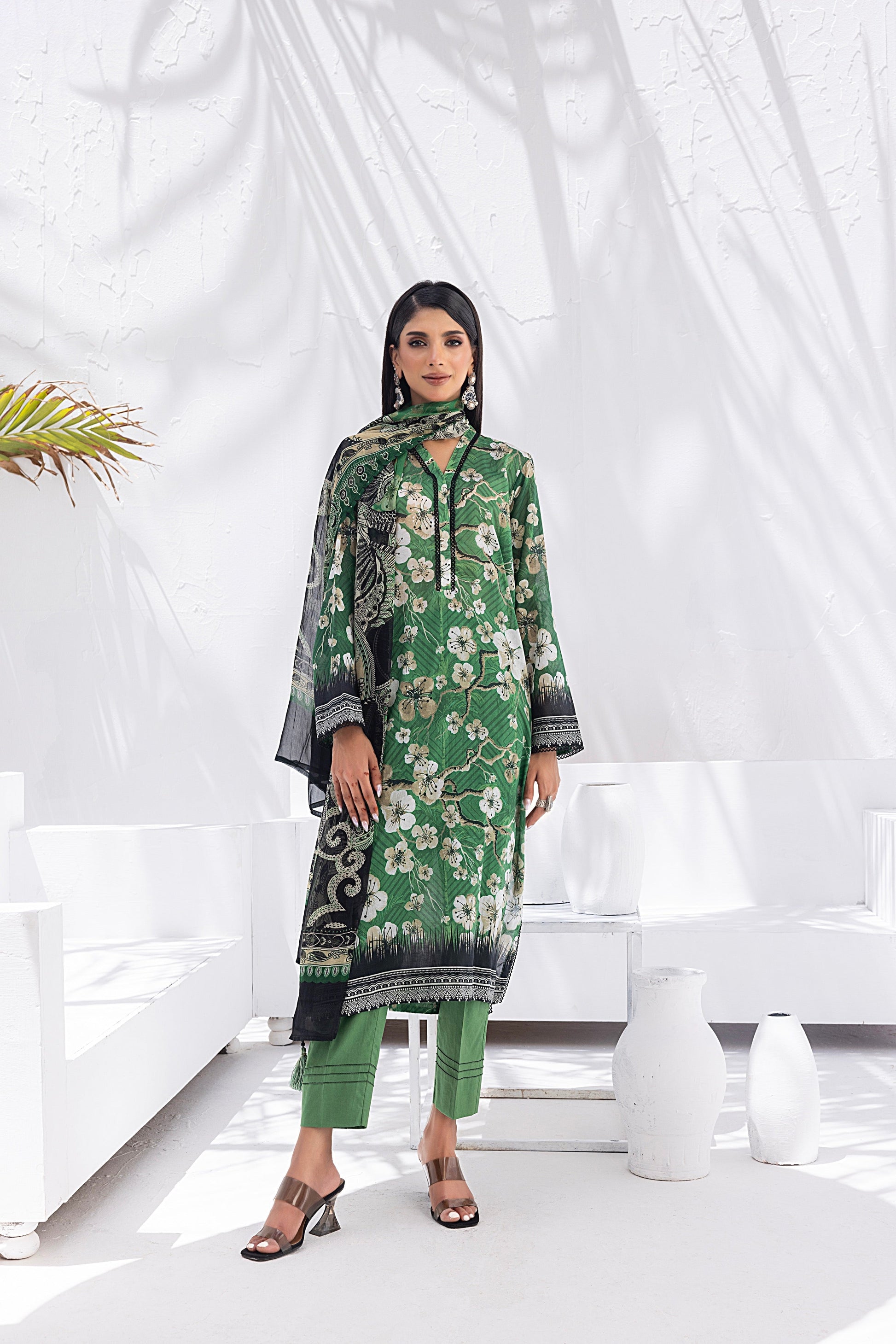 LSM | Winter Marina 24 | 0104 - Official LSM stockist in UK - Sakeena London