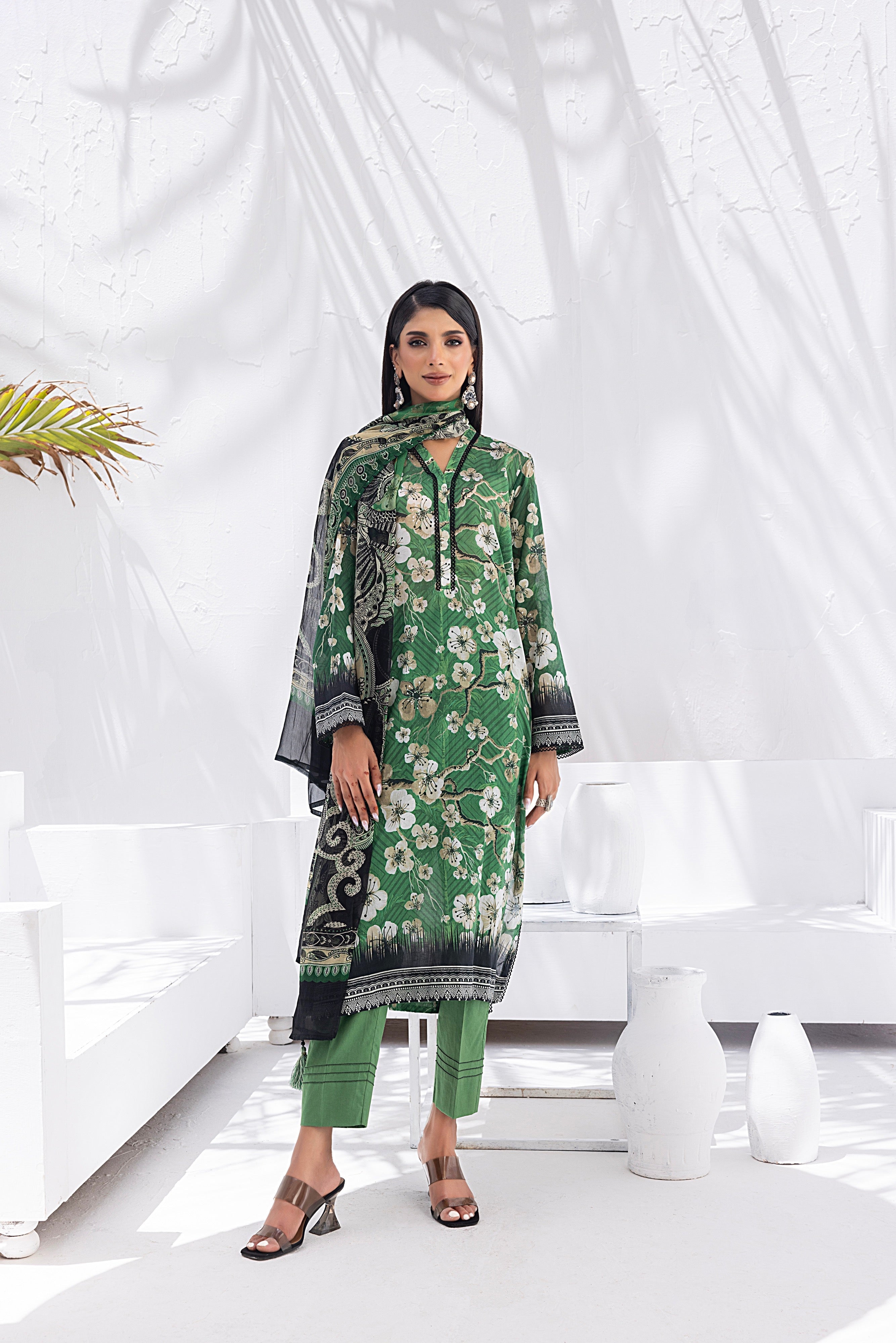 LSM | Winter Marina 24 | 0104 - Official LSM stockist in UK - Sakeena London
