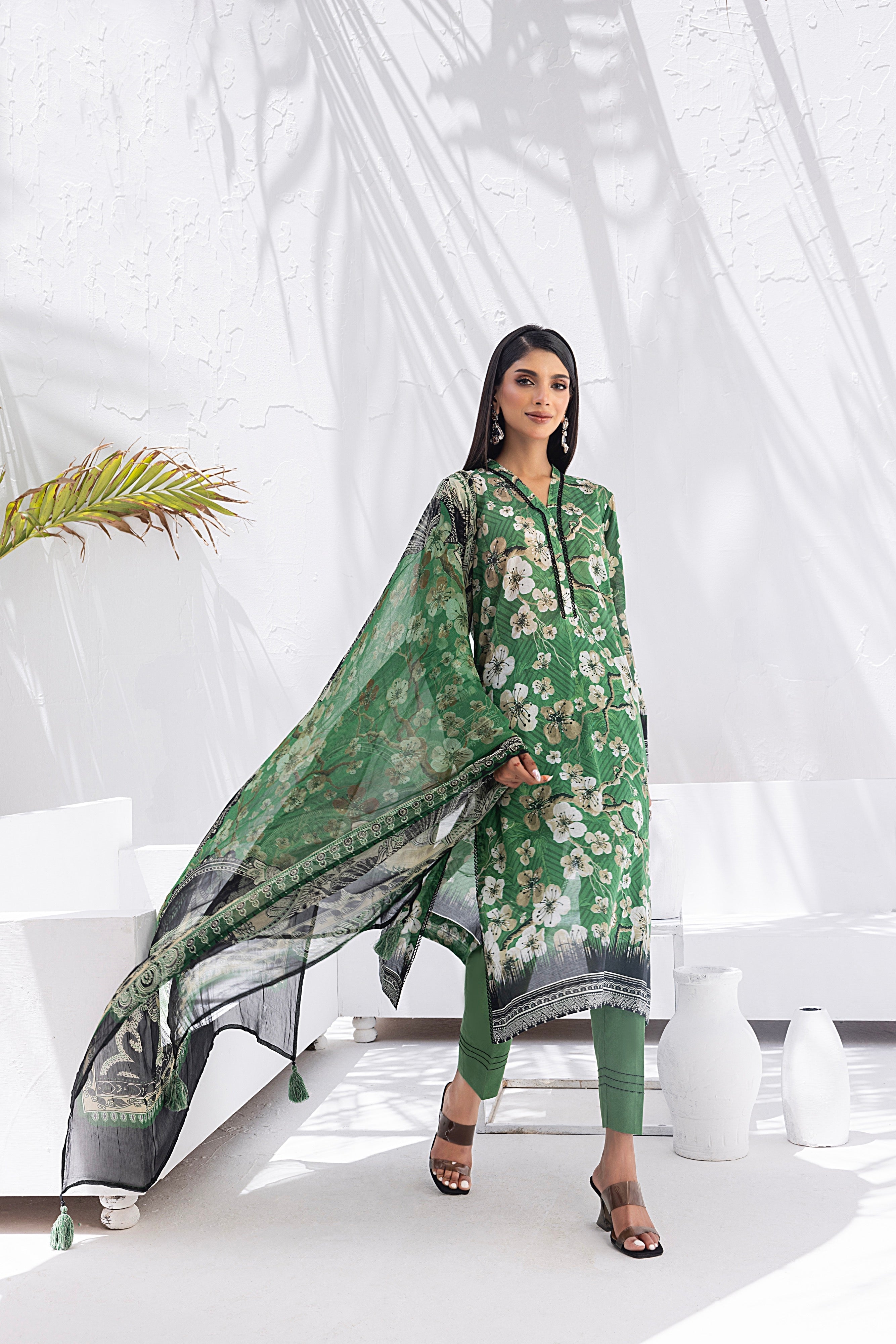 LSM | Winter Marina 24 | 0104 - Official LSM stockist in UK - Sakeena London
