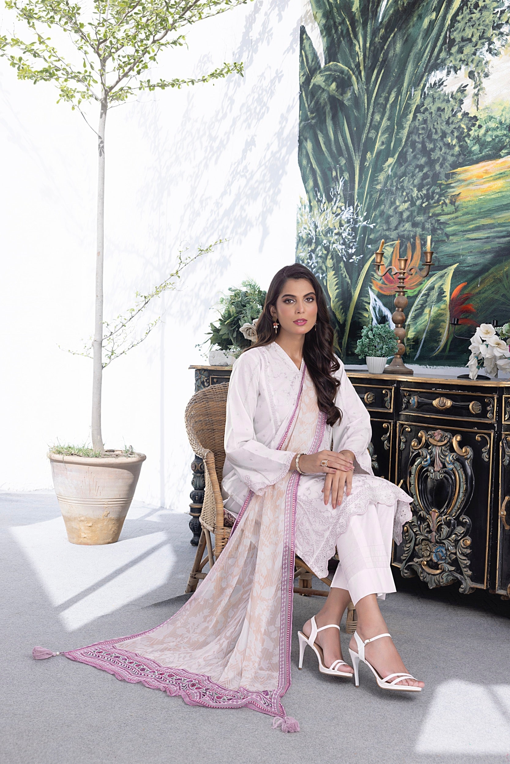LSM | Winter Marina 24 | 0151 - Official LSM stockist in UK - Sakeena London