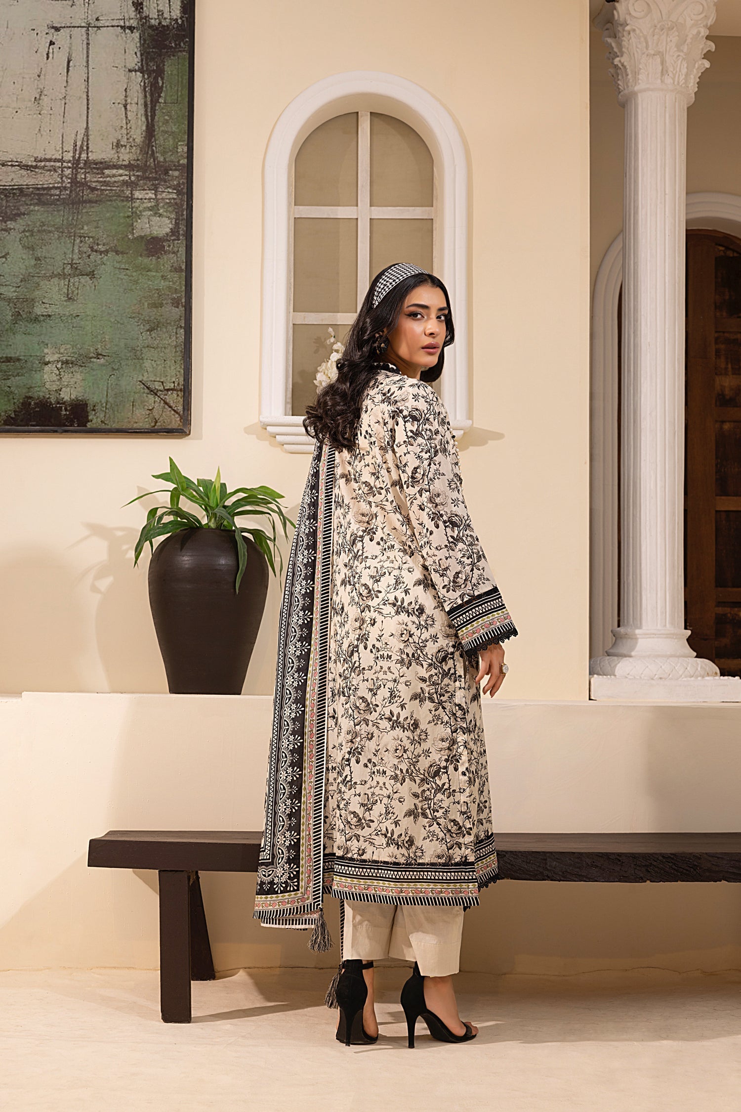 LSM | Embroidered and Printed Lawn | LG-MM-0248 - Official LSM stockist in UK - Sakeena London