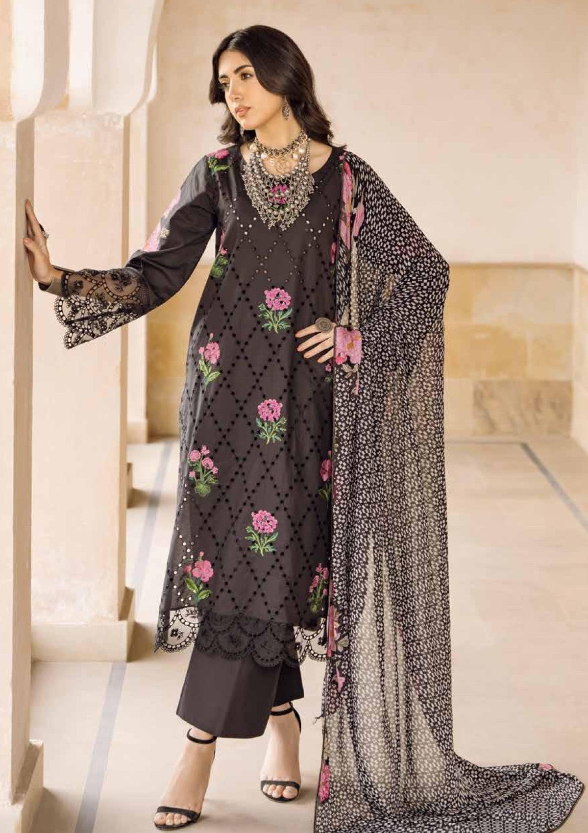 Lawn - Charizma - Andaaz 25 - AD4 - 03