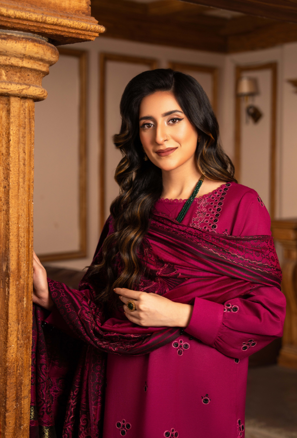 Humdum | Aaima 25 | D09 - Official Humdum stockist in UK - Sakeena London