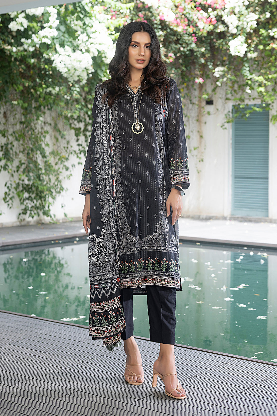 LSM | Winter Marina 24 | 0153 - Official LSM stockist in UK - Sakeena London