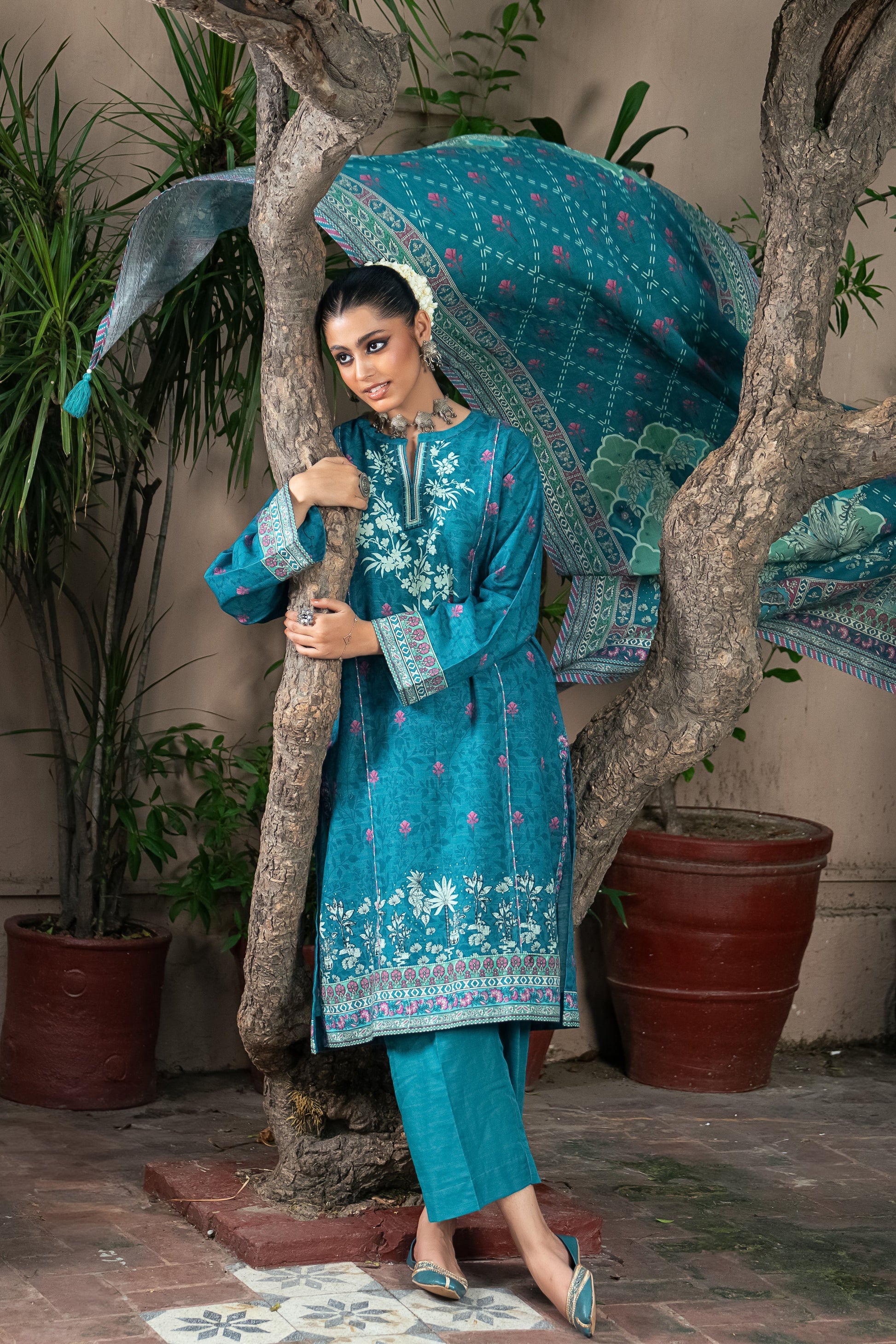 LSM | Winter Marina 24 | Z-0189 - Official LSM stockist in UK - Sakeena London