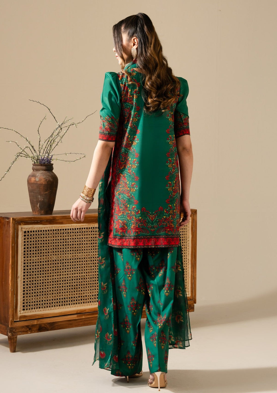 Pret - Maria Osama Khan - Retro Edit 25 - Vol 3 - Vivian