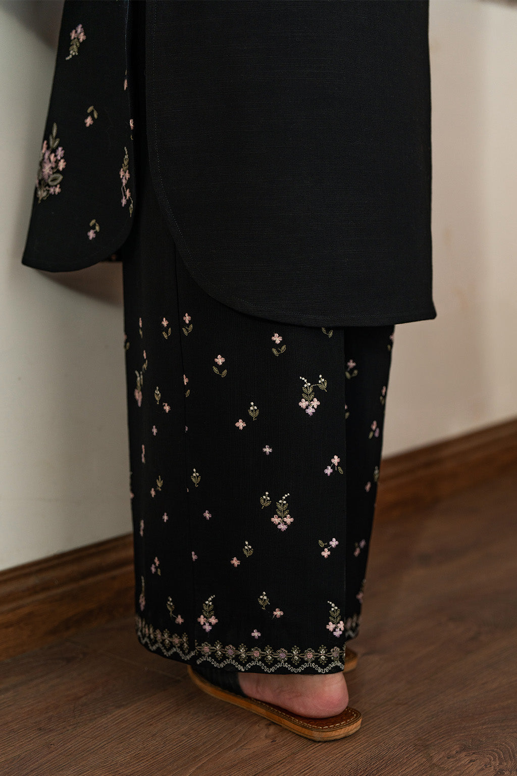 Neeshay | Ready To Wear Winter | RTW-Winter-04 - Official neeshy stockist in UK - Sakeena London