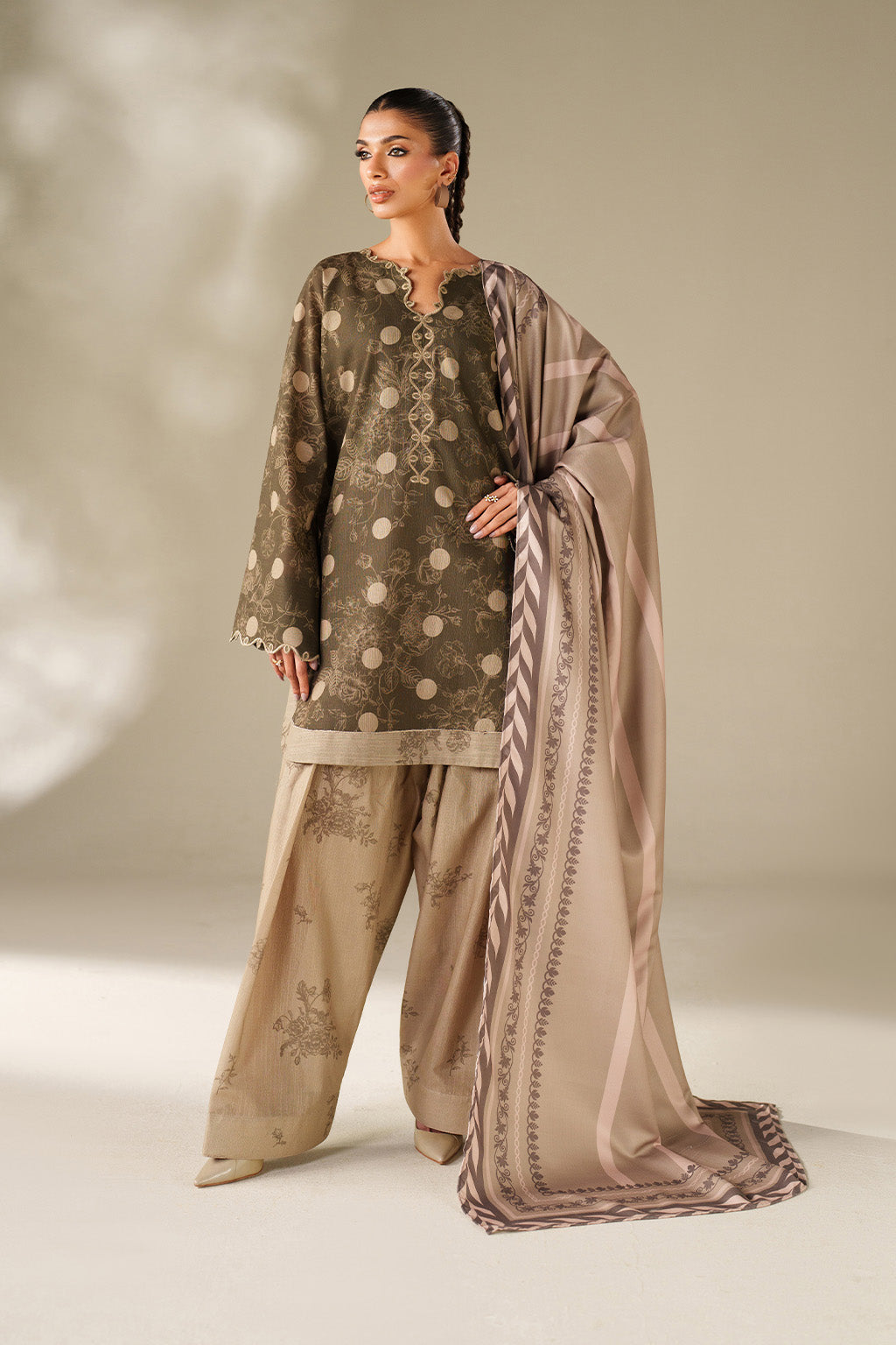 Iznik | Winter Chapter 25 | UE-565 Printed Khaddar - Official Iznik stockist in UK - Sakeena London