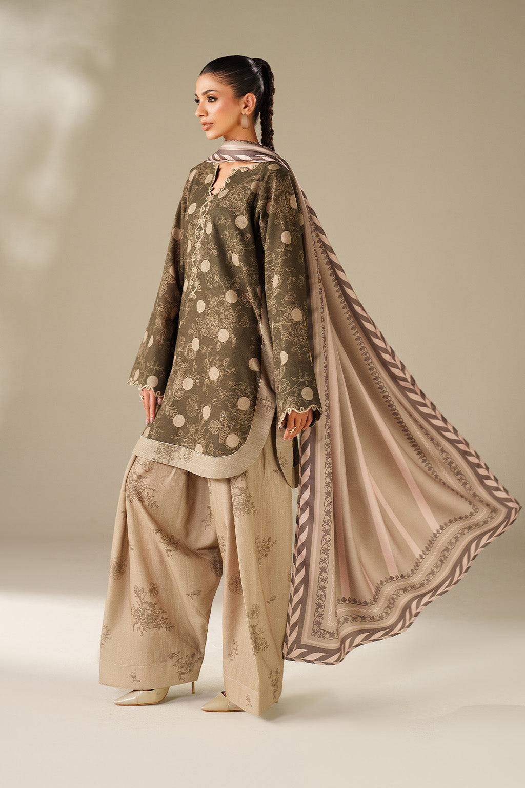 Iznik | Winter Chapter 25 | UE-565 Printed Khaddar - Official Iznik stockist in UK - Sakeena London