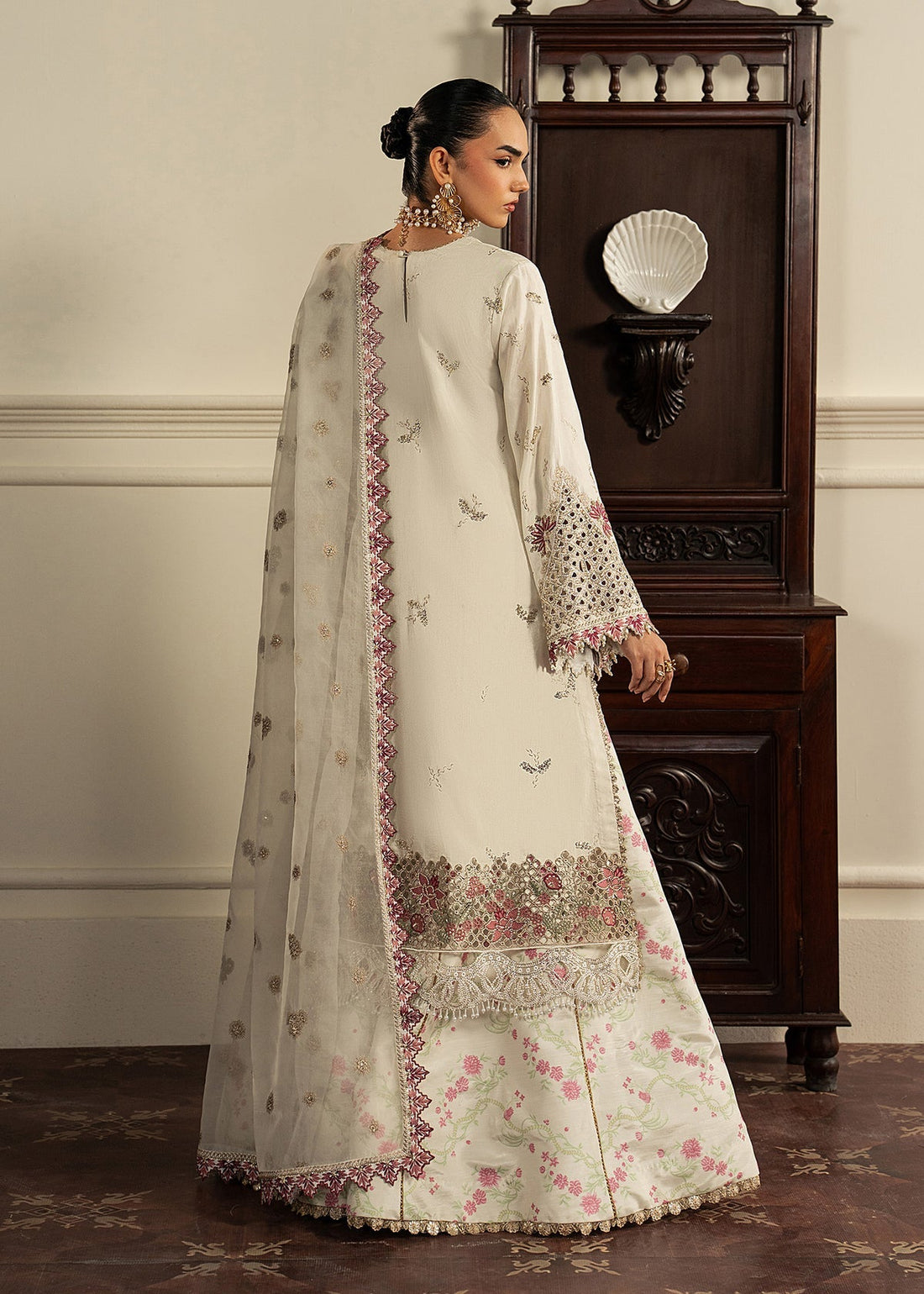 Sadaf Fawad Khan | Roya Lumiere | Nohor