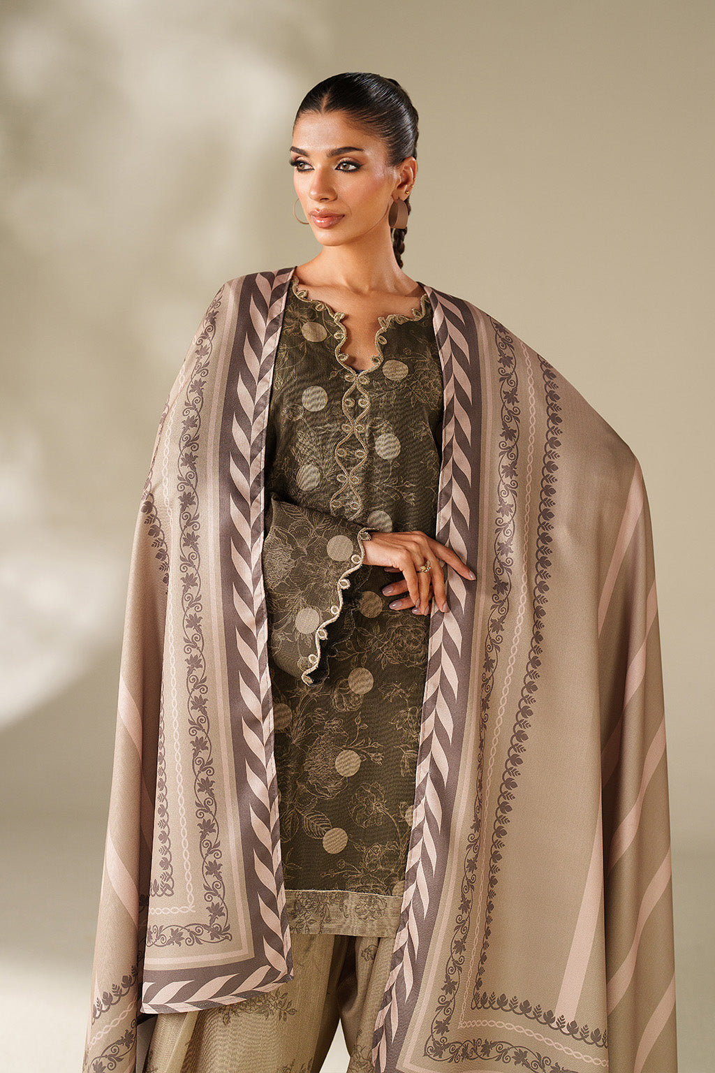 Iznik | Winter Chapter 25 | UE-565 Printed Khaddar - Official Iznik stockist in UK - Sakeena London