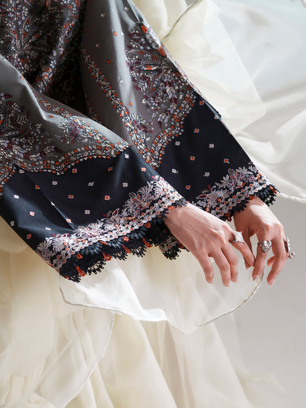 Bin Ilyas | Amour Luxury Lawn 26 |182-A