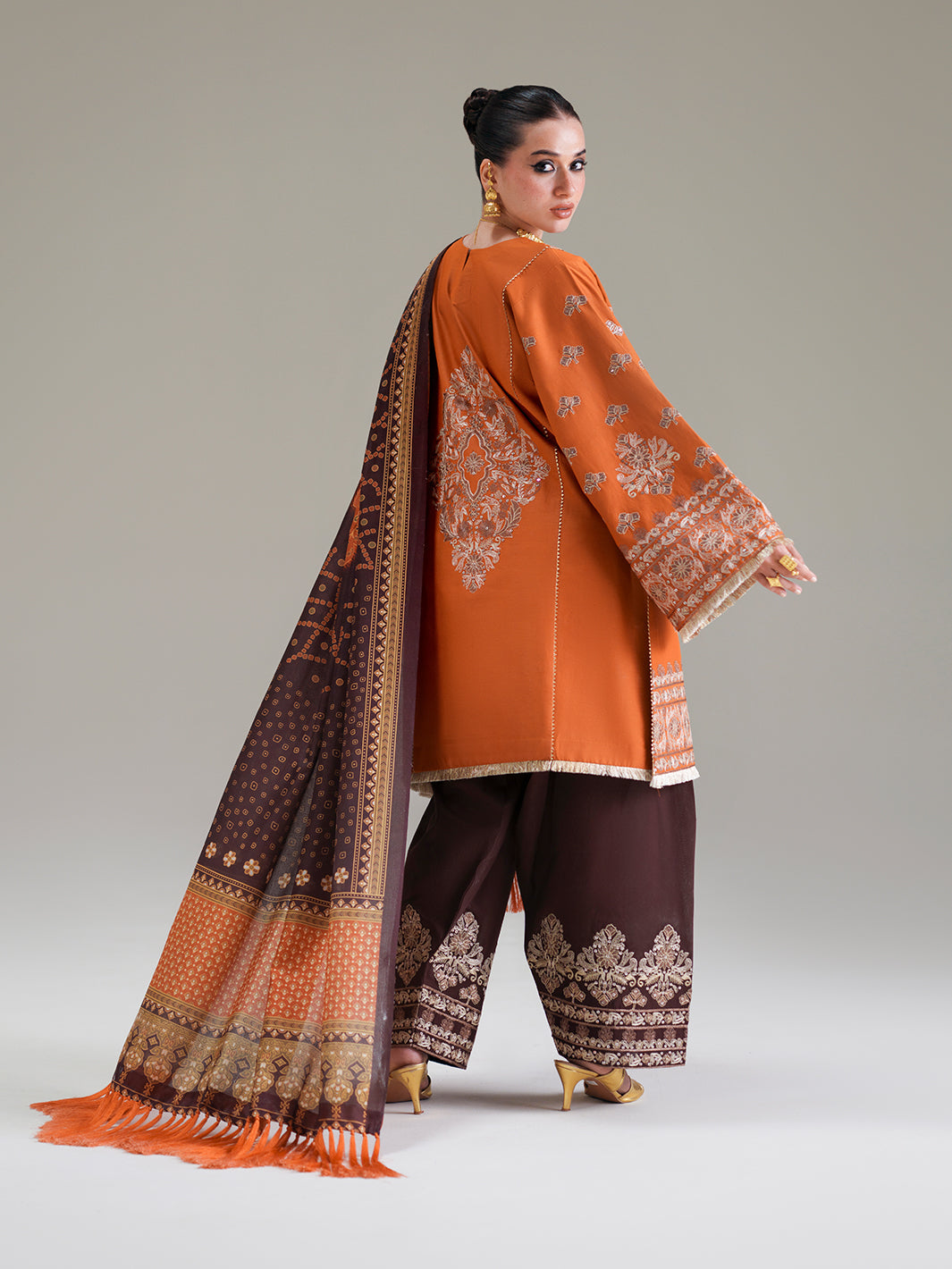 Bin Ilyas | Amour Luxury Lawn 26 | 183-A