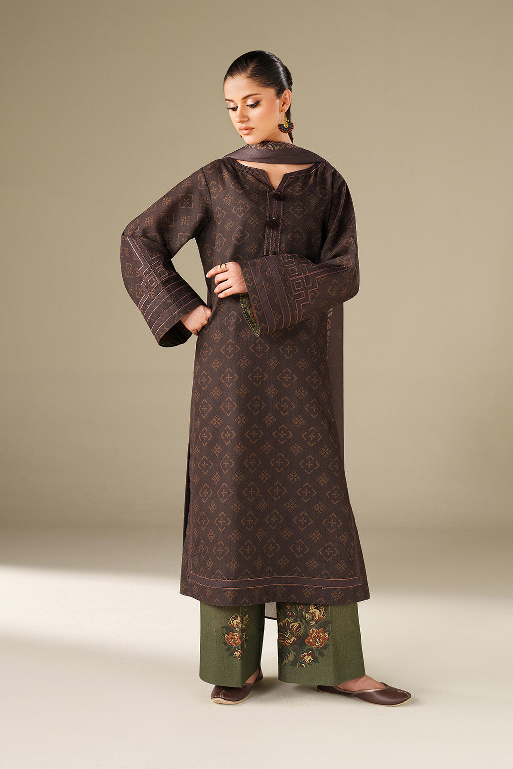 Iznik | Winter Chapter 25 | UE-564 Printed Khaddar - Official Iznik stockist in UK - Sakeena London