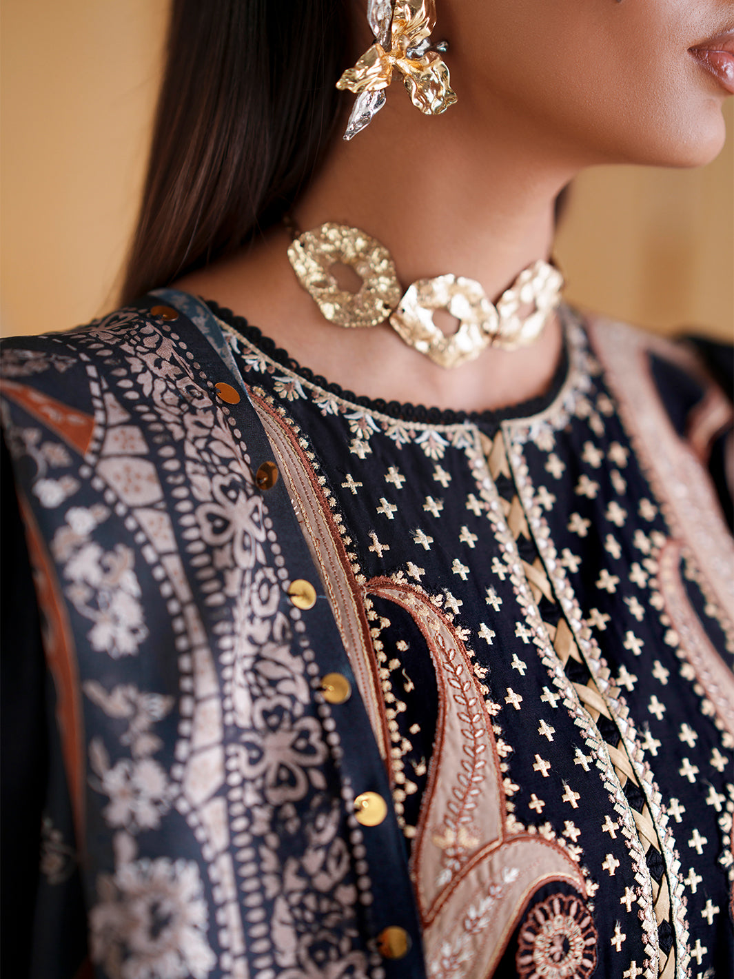 Bin Ilyas | Amour Luxury Lawn 26 | 185-B