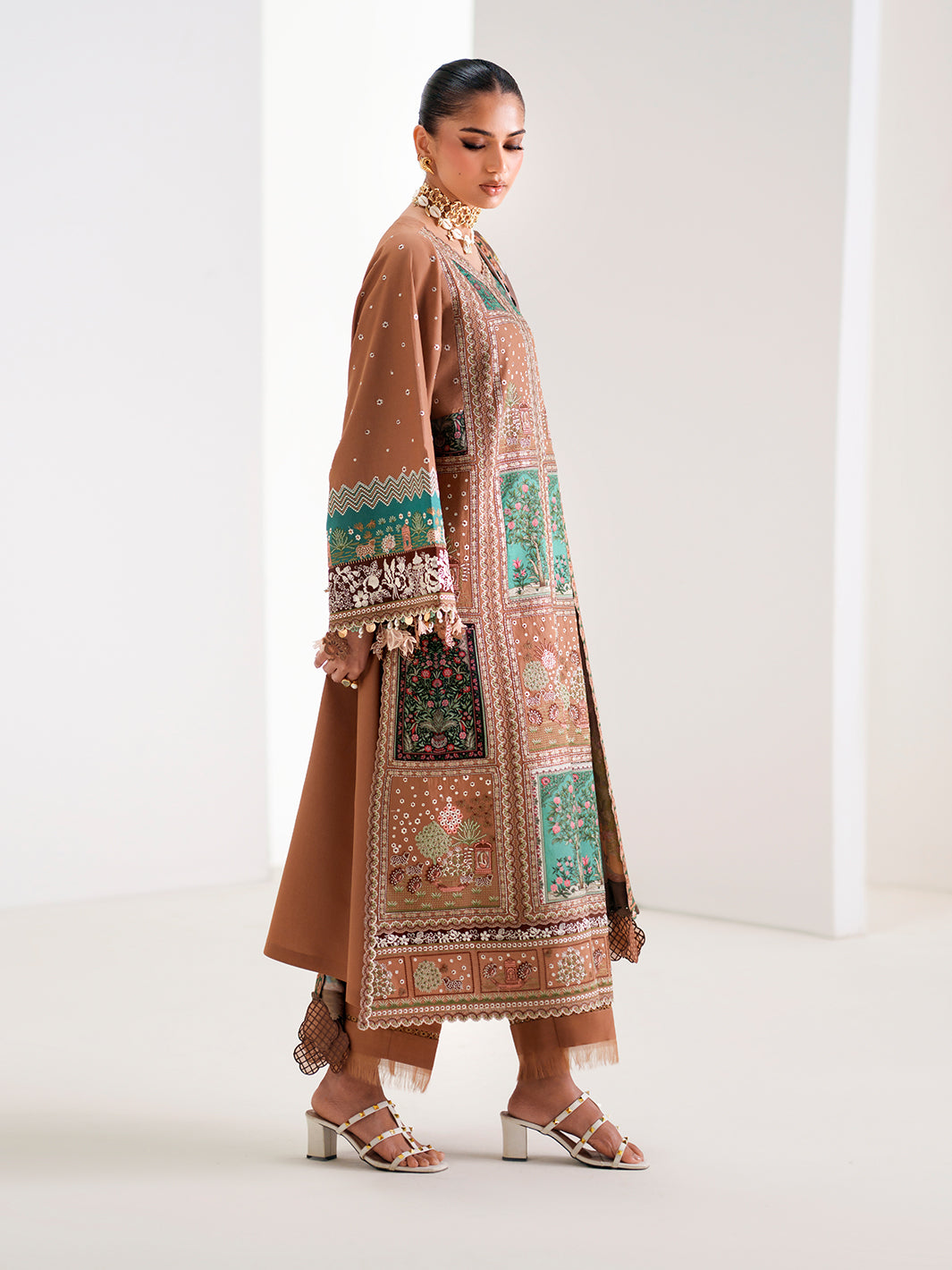 Bin Ilyas | Amour Luxury Lawn 26 | 186-B