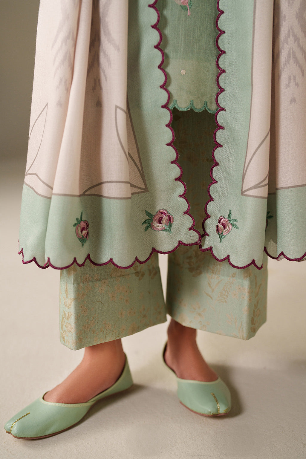 Iznik | Winter Chapter 25 | UE-563 Printed Khaddar - Official Iznik stockist in UK - Sakeena London