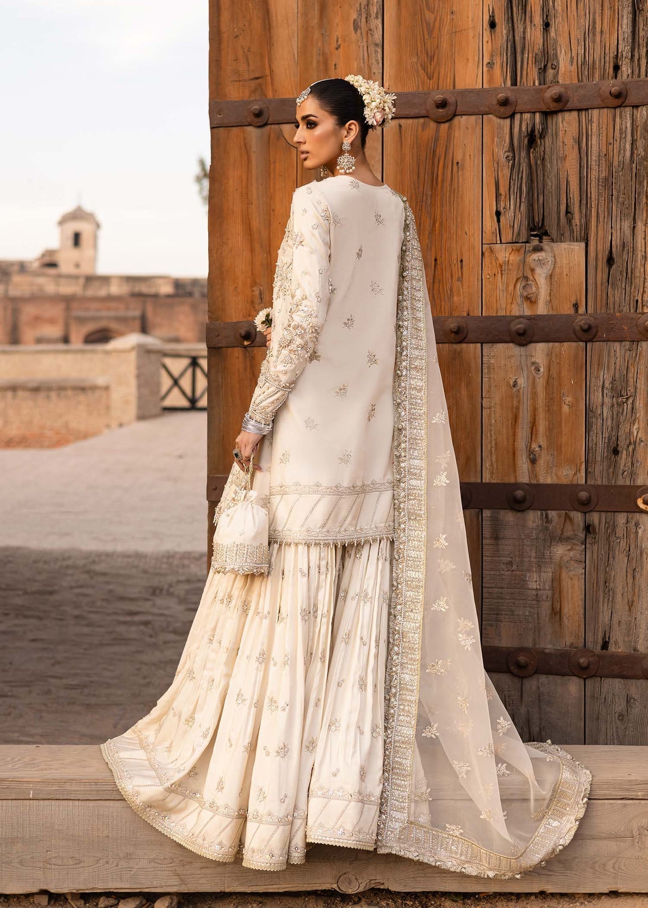 Akbar Aslam | Dastaan Luxury Formals | Roshaneh - Official Akbar Aslam stockist in UK - Sakeena London