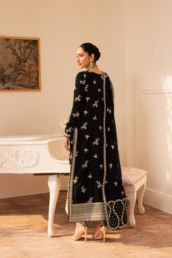 Emaan Adeel I Suave Luxury Formals I SVARA - Official Emaan Adeel stockist in UK - Sakeena London