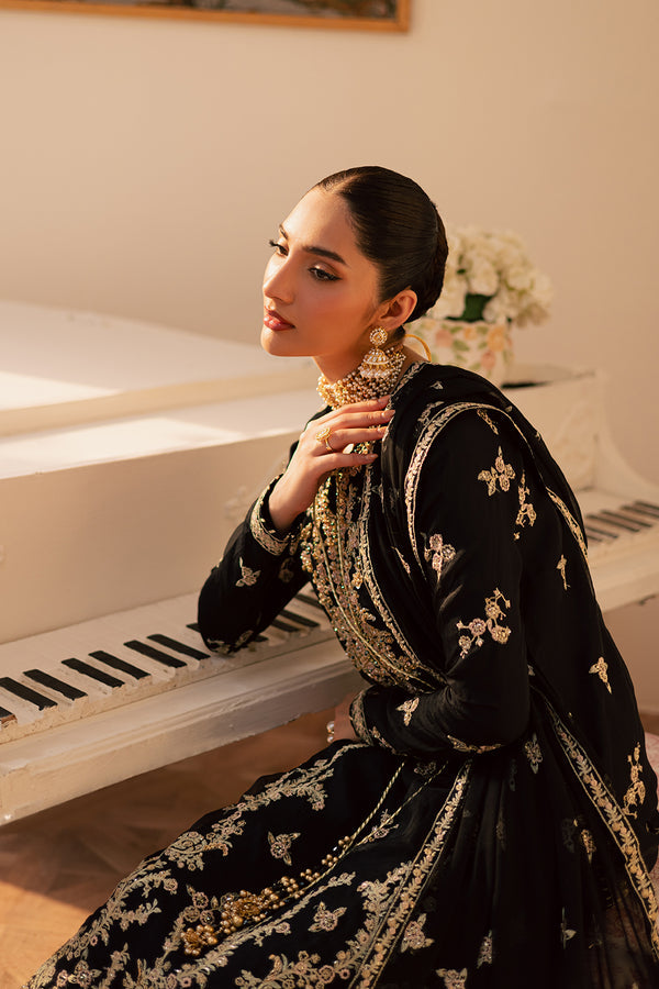 Emaan Adeel I Suave Luxury Formals I SVARA - Official Emaan Adeel stockist in UK - Sakeena London