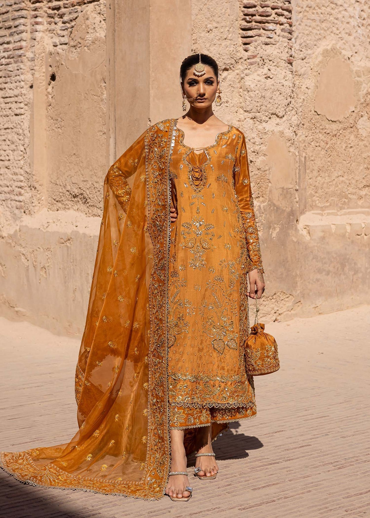 Akbar Aslam | Dastaan Luxury Formals | Zarmisha - Official Akbar Aslam stockist in UK - Sakeena London