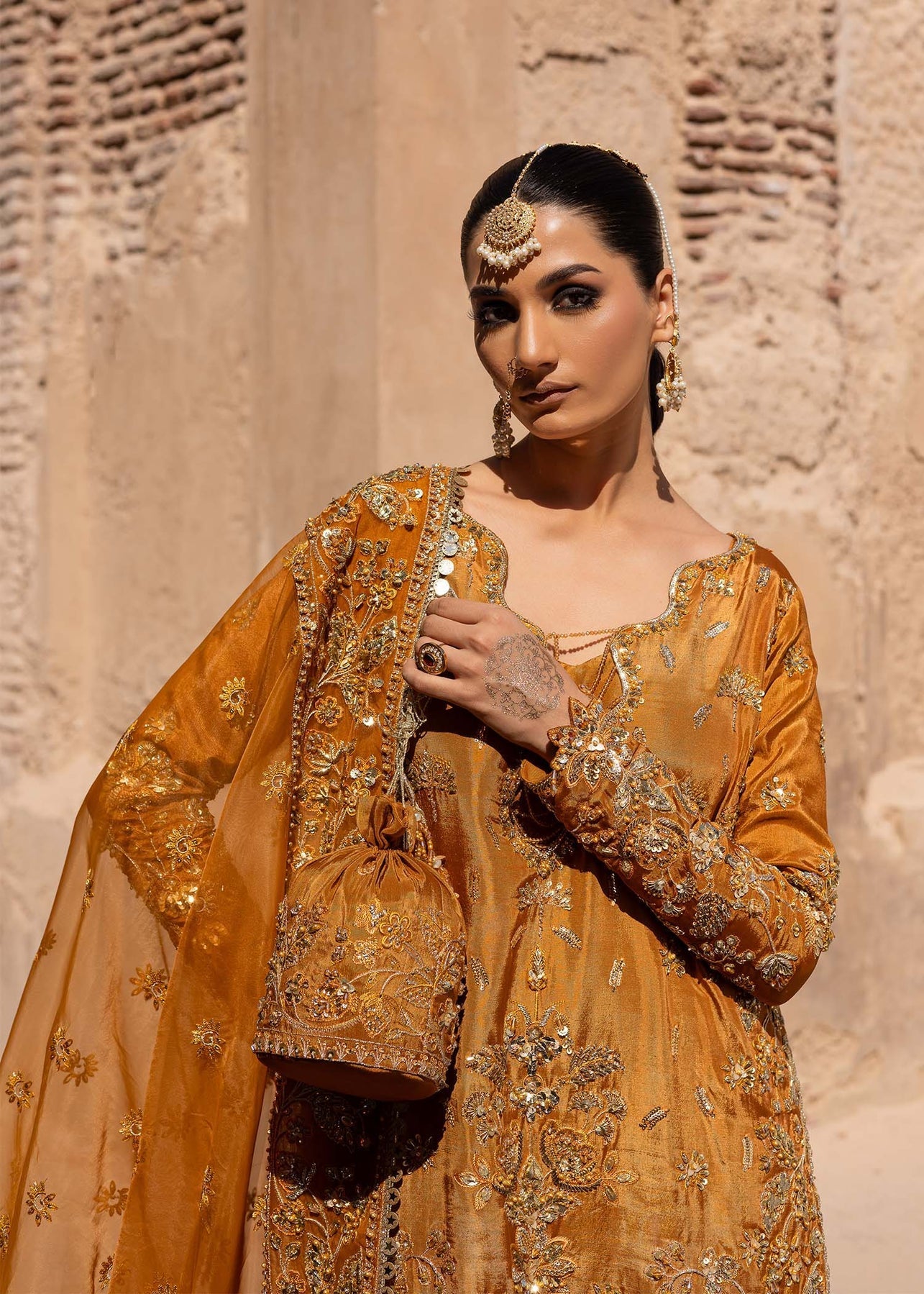 Akbar Aslam | Dastaan Luxury Formals | Zarmisha - Official Akbar Aslam stockist in UK - Sakeena London