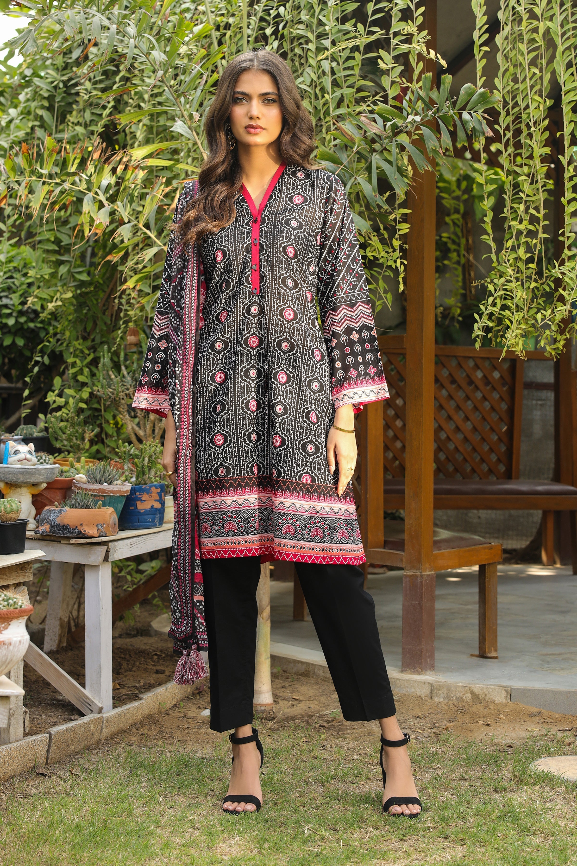 LSM | Winter Marina 24 | 0002-A - Official LSM stockist in UK - Sakeena London