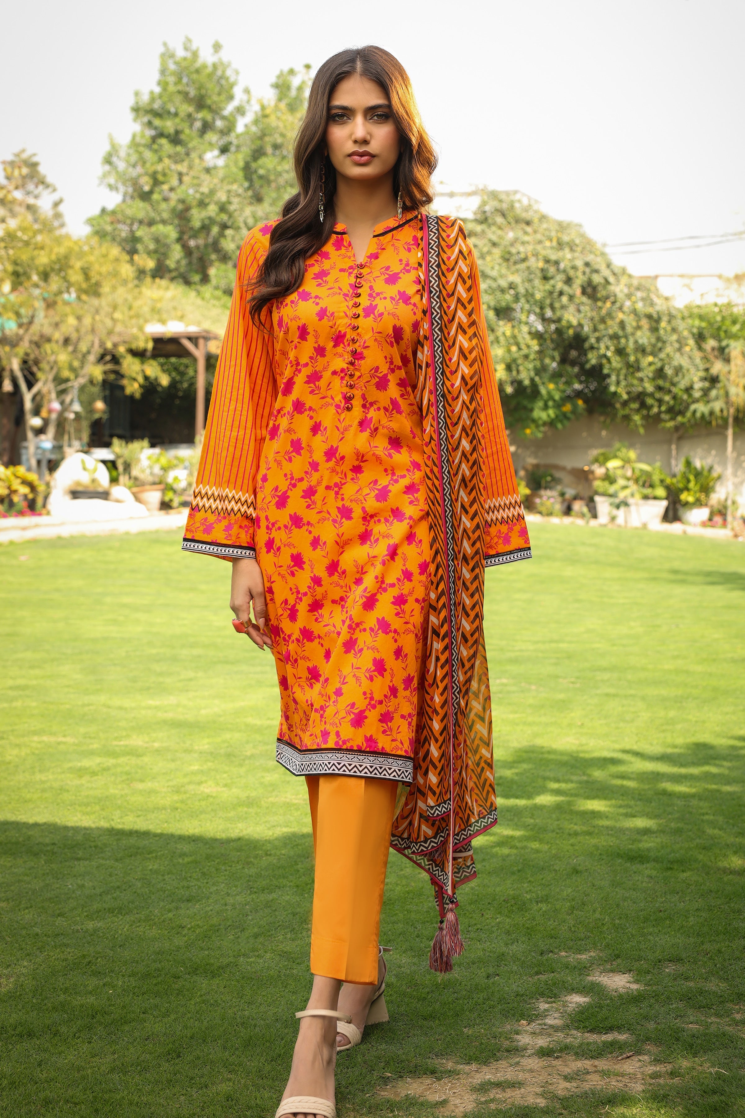 LSM | Winter Marina 24 | 0147-A - Official LSM stockist in UK - Sakeena London