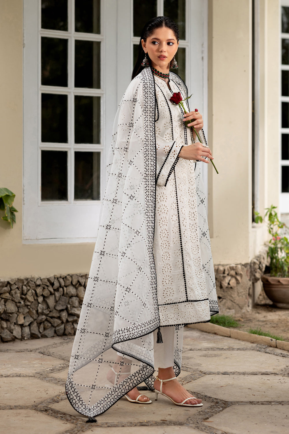 Zarif | Summer Lawn 26 | LINNEA