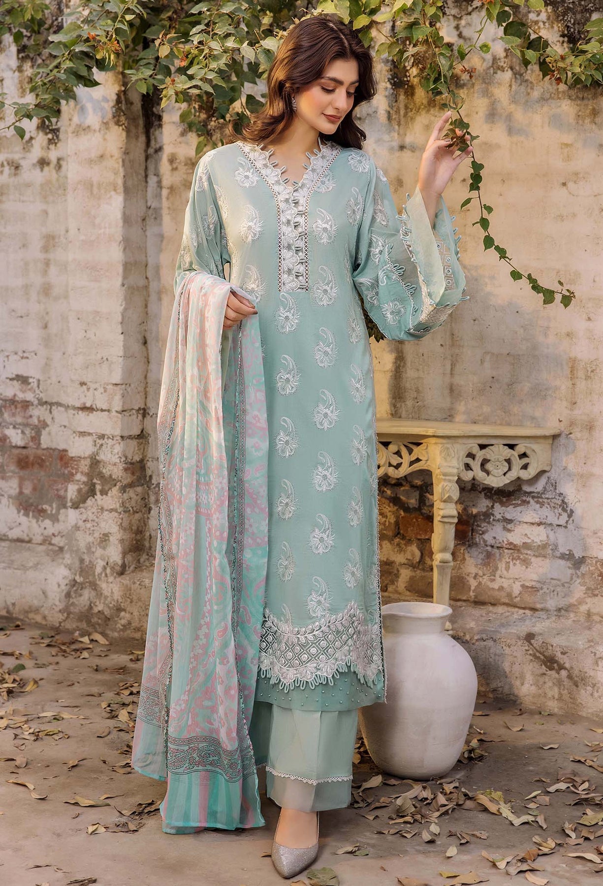Adans Libas | Inara 25 | CHIKANKARI 4770 - Official Adans Libas stockist in UK - Sakeena London