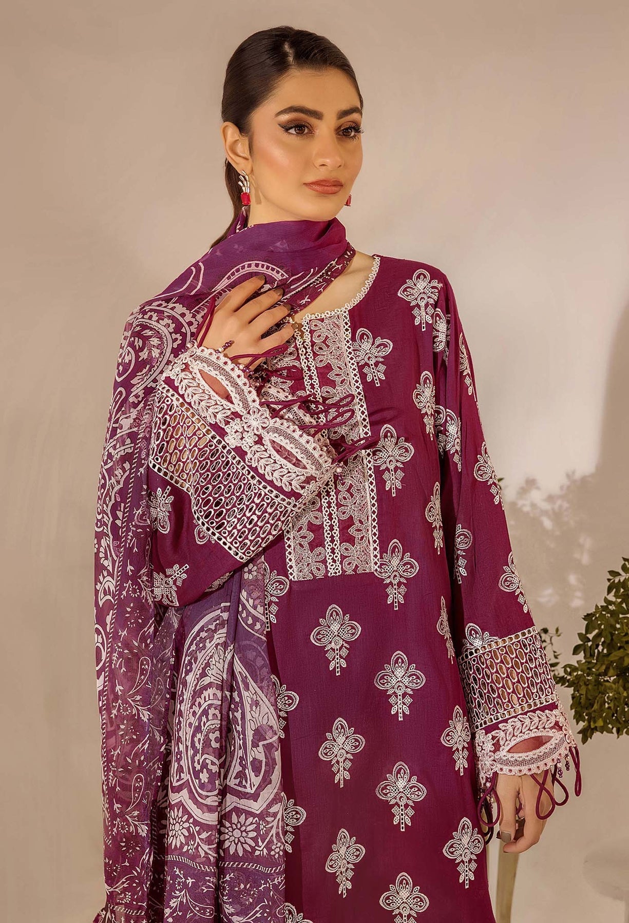 Adans Libas | Inara 25 | CHIKANKARI 4779 - Official Adans Libas stockist in UK - Sakeena London