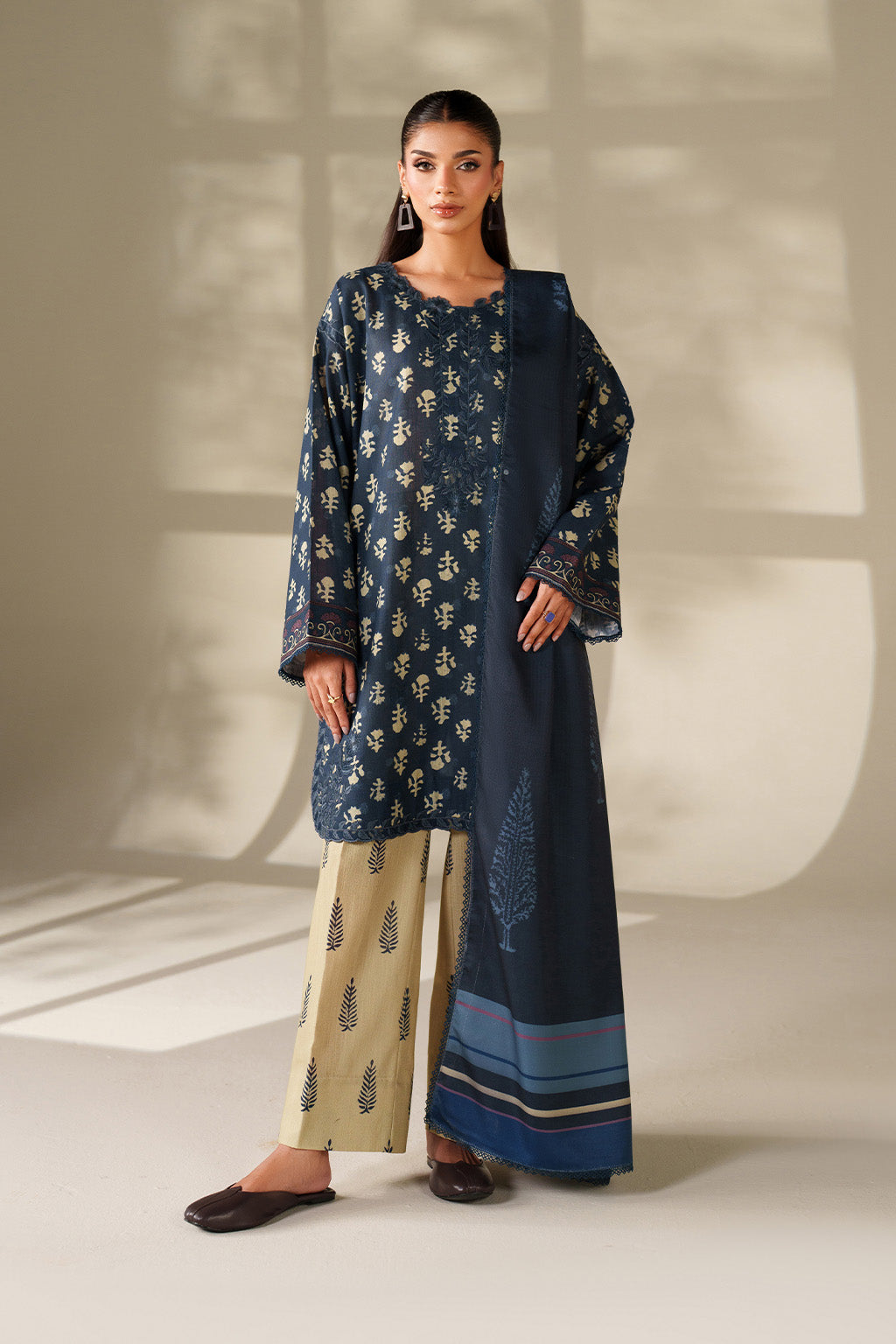 Iznik | Winter Chapter 25 | UE-560 Printed Khaddar - Official Iznik stockist in UK - Sakeena London